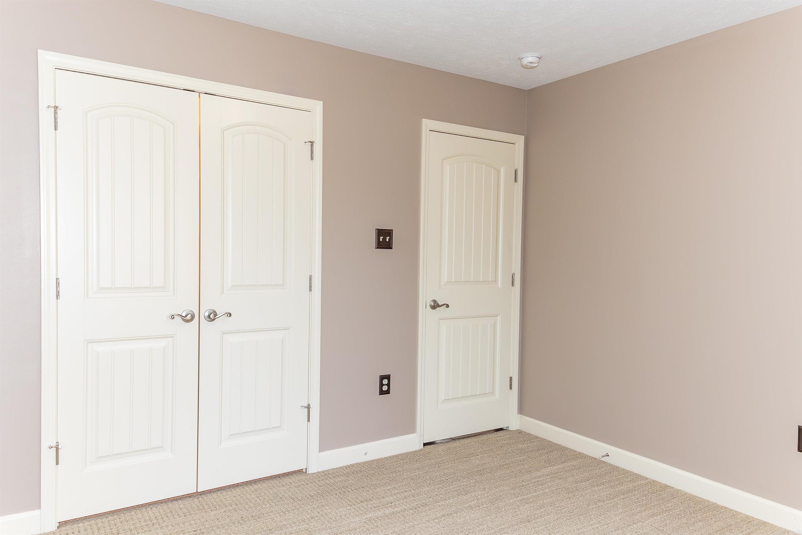 ROLLING HILLS - Residential