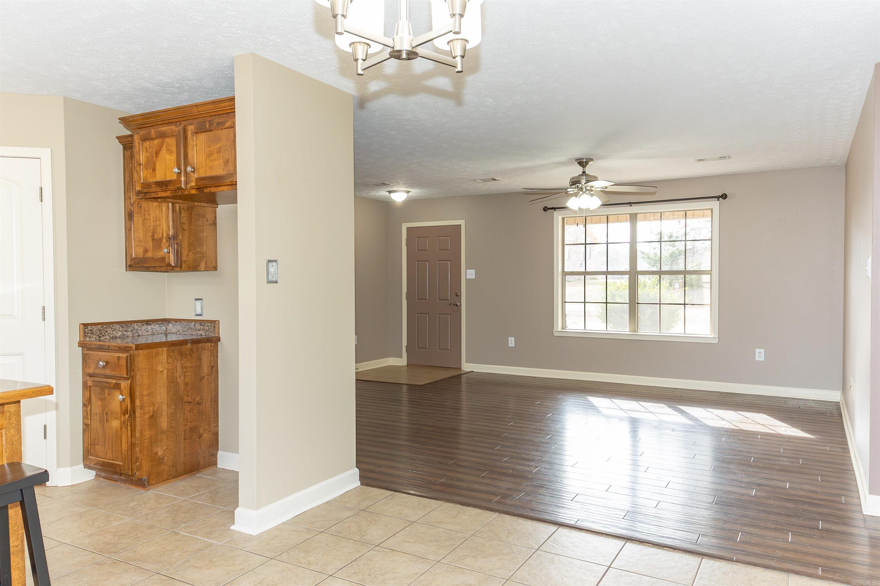 ROLLING HILLS - Residential