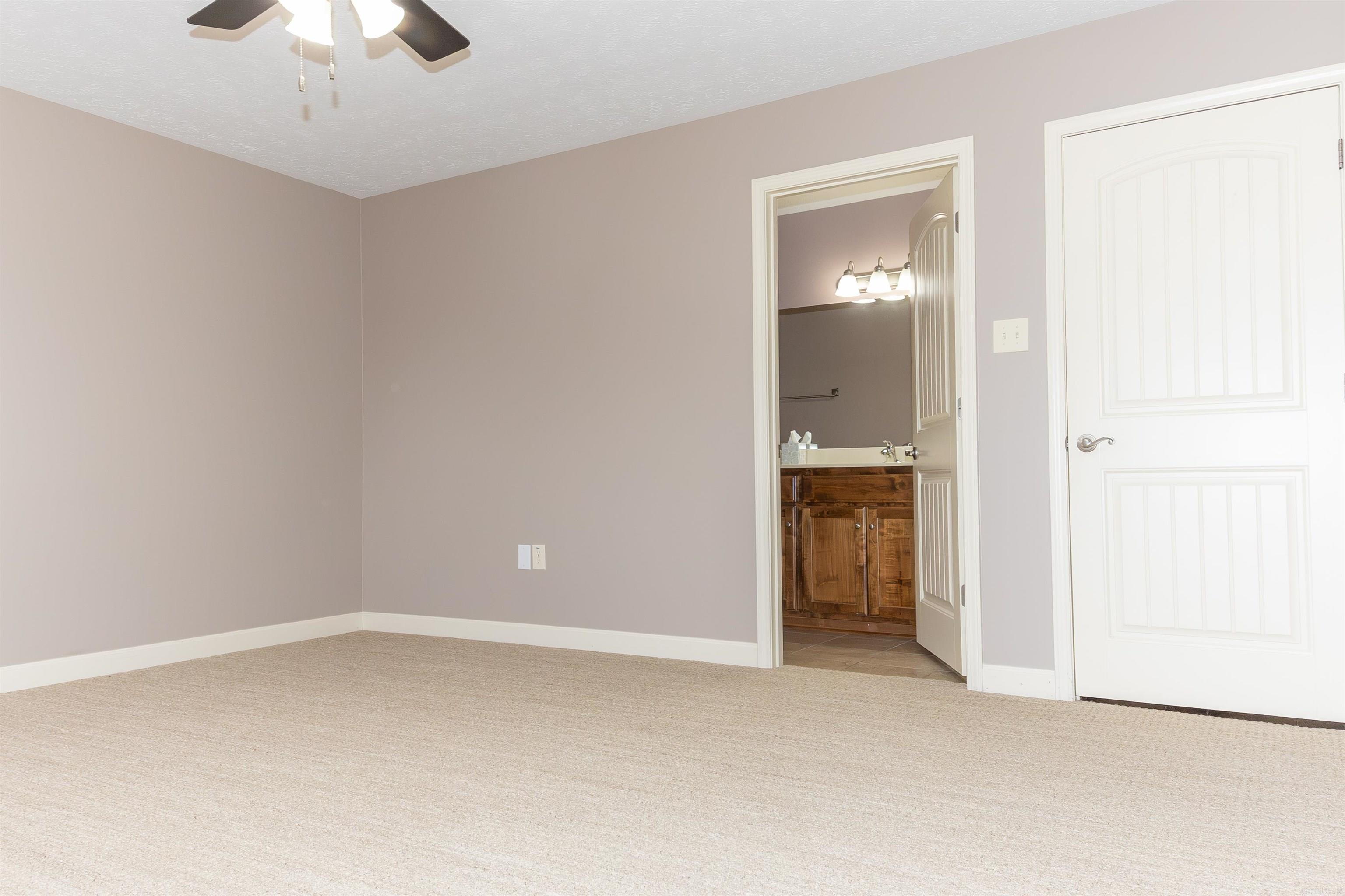 ROLLING HILLS - Residential