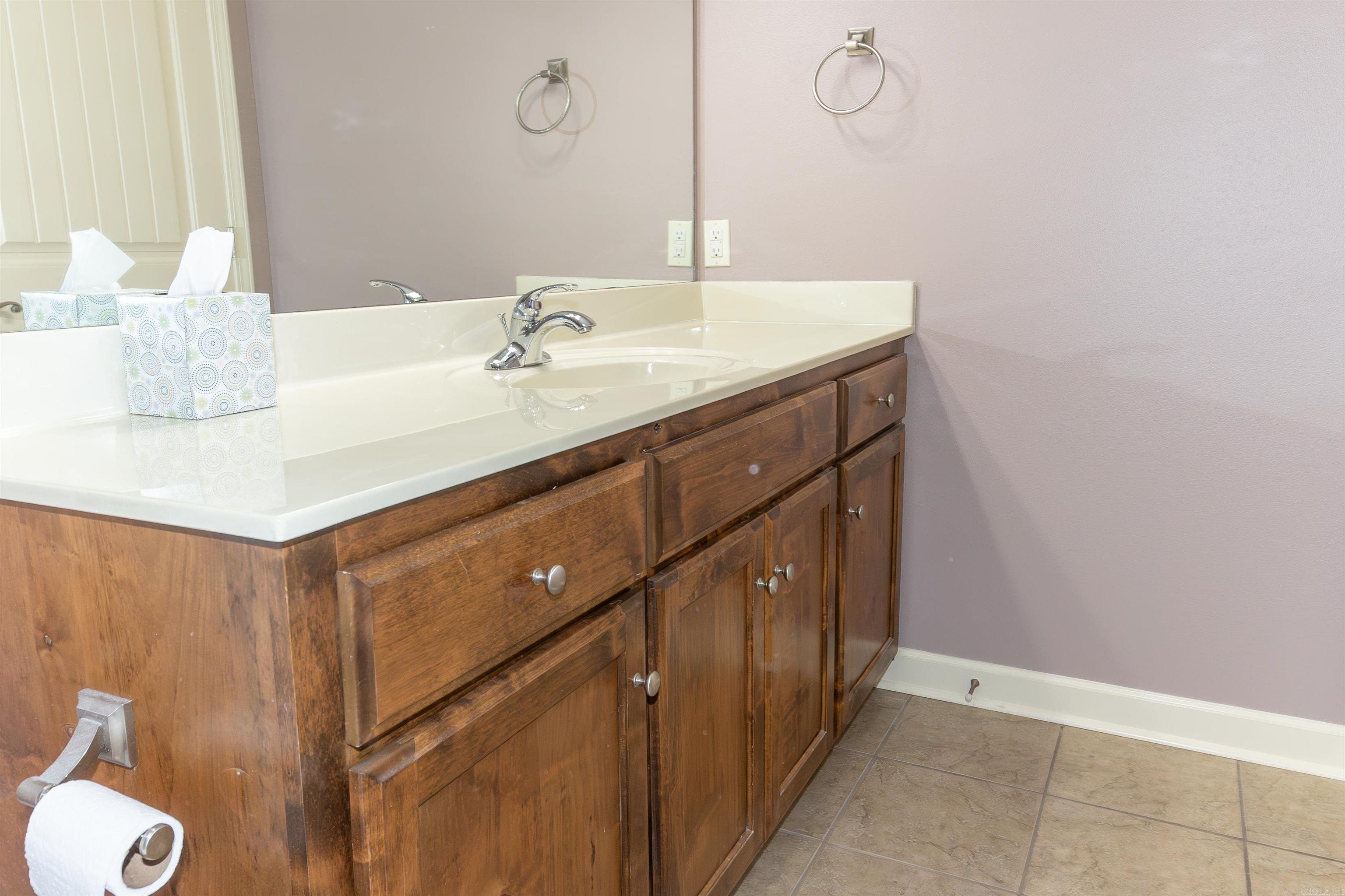 ROLLING HILLS - Residential