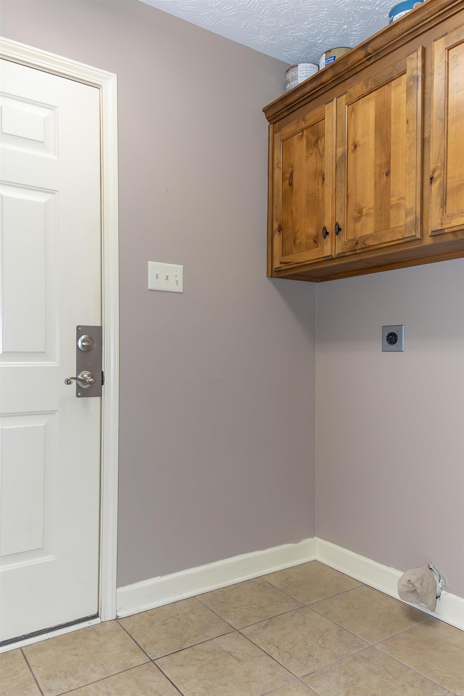 ROLLING HILLS - Residential