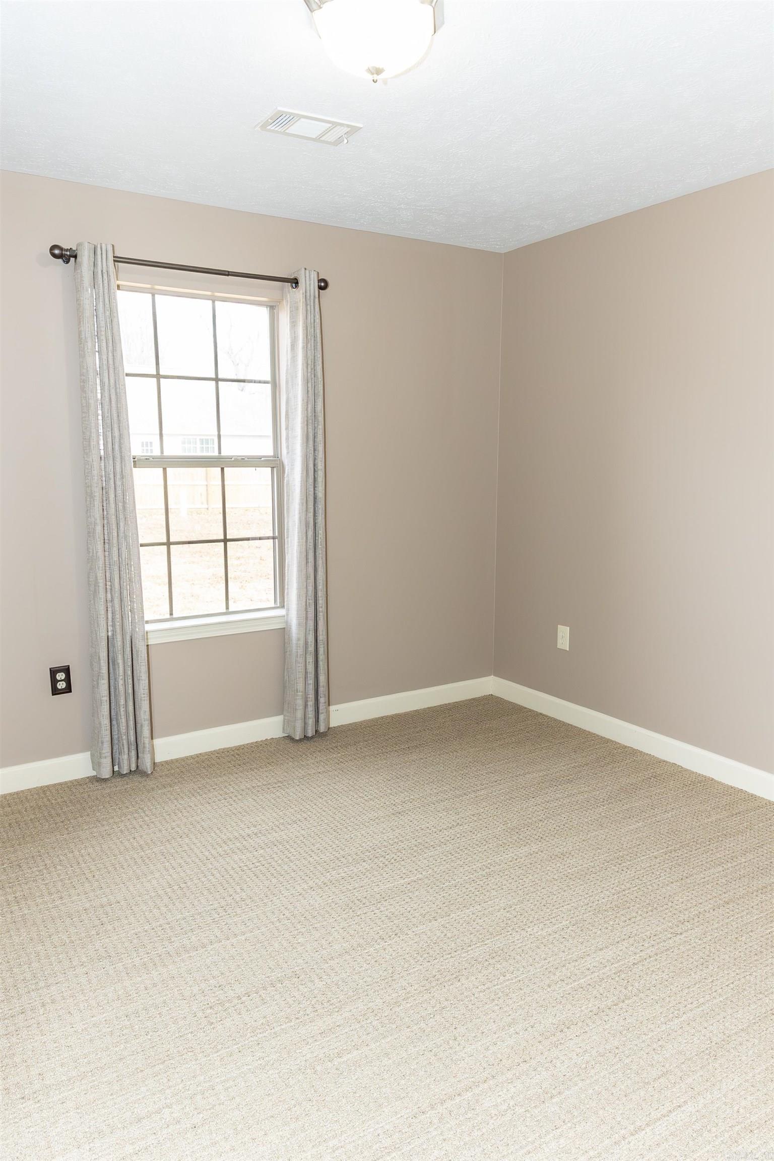 ROLLING HILLS - Residential