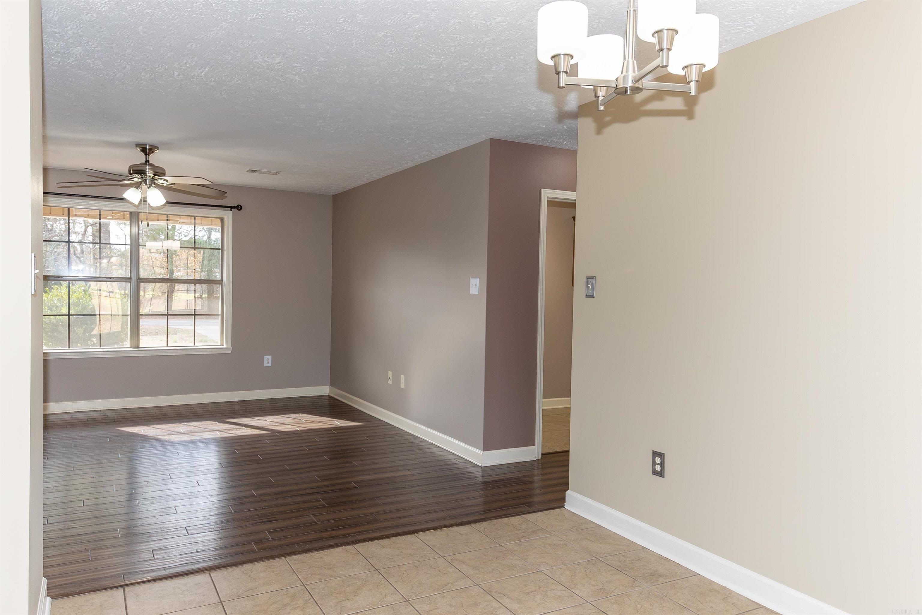 ROLLING HILLS - Residential