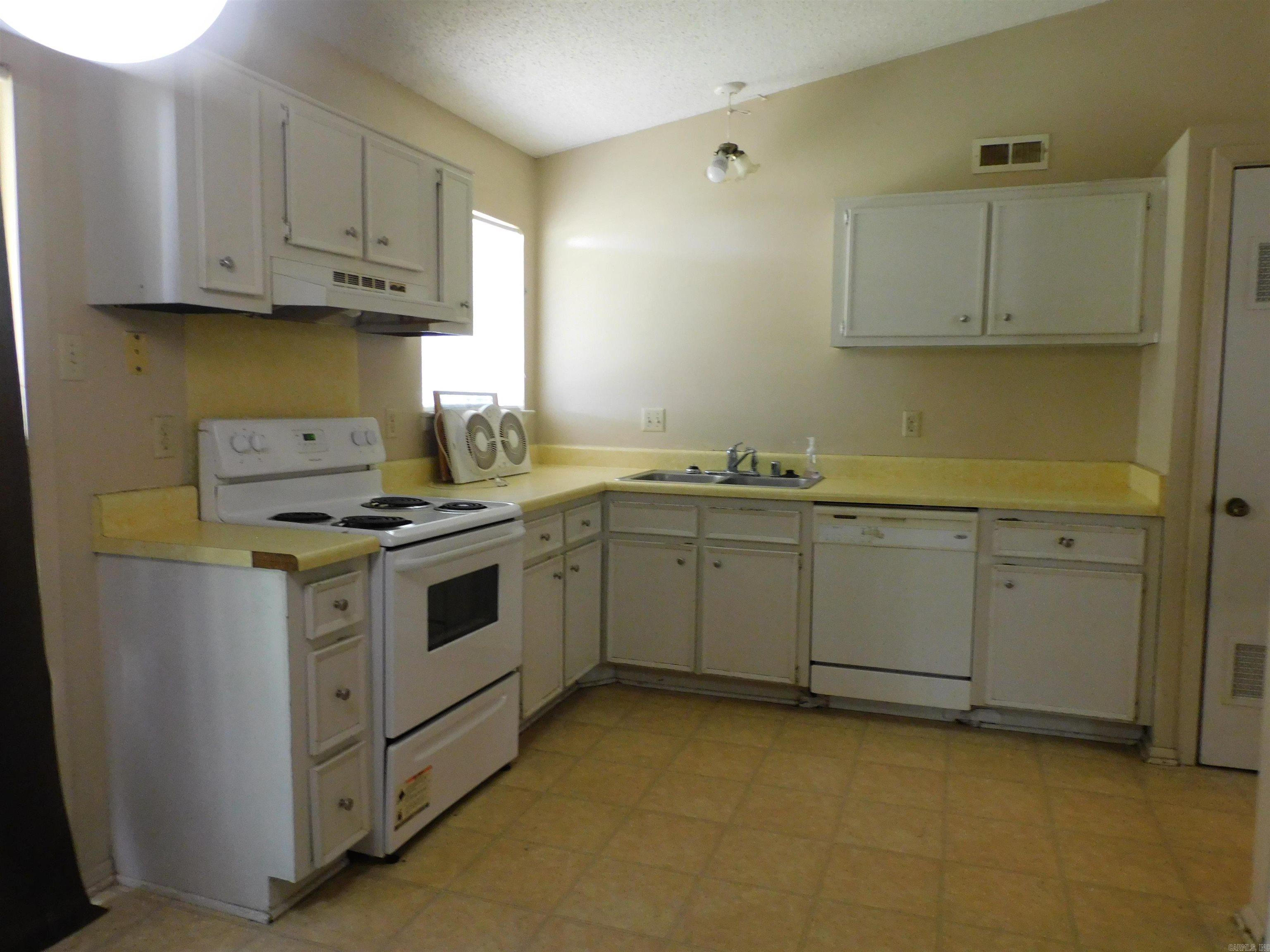 SOUTH BRIARFIELD - Residential