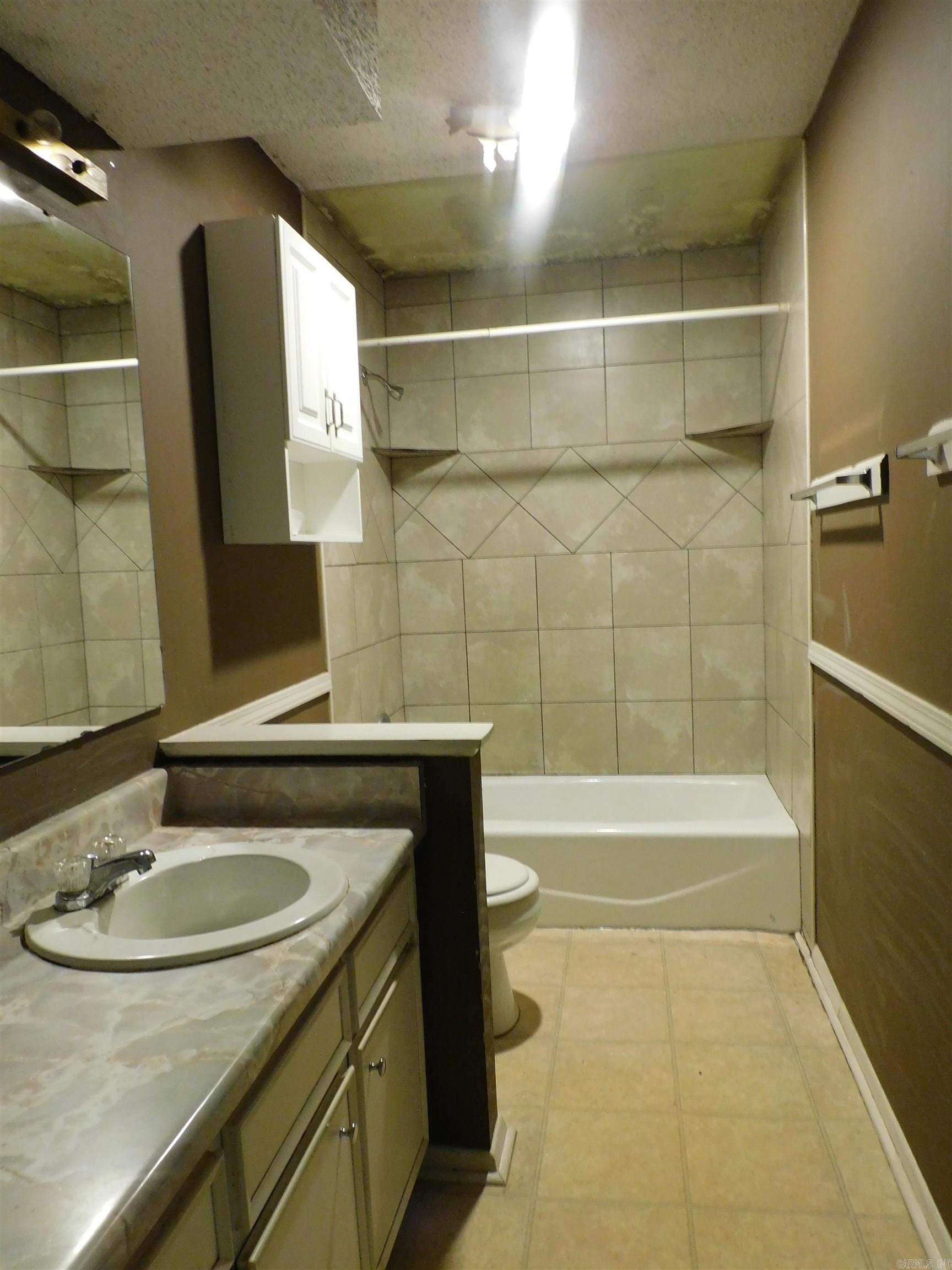 SOUTH BRIARFIELD - Residential