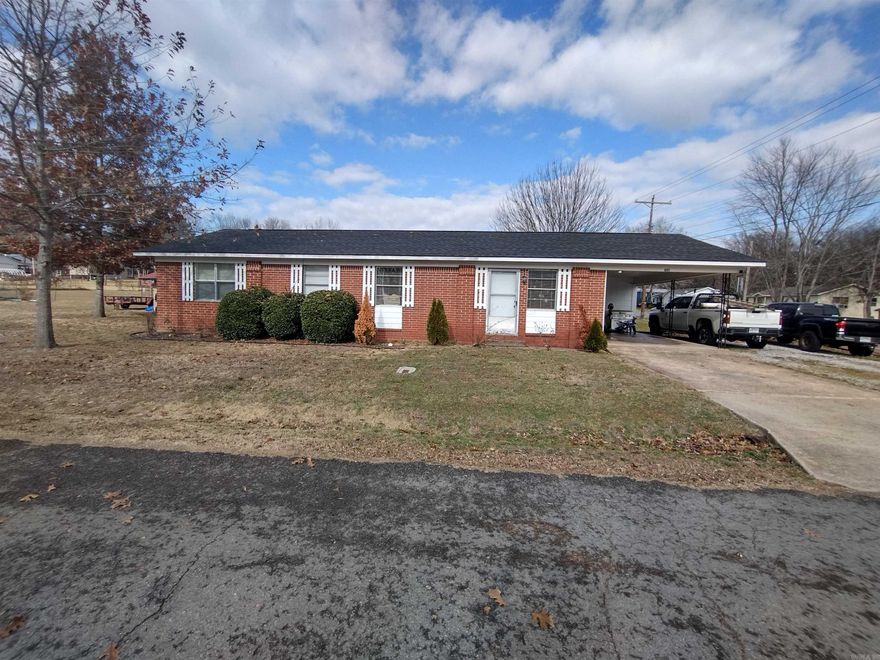 Very nice brick home on corner lot this home has new flooring in several rooms, close to court square if you enjoy the music very nice lot well maintained home.