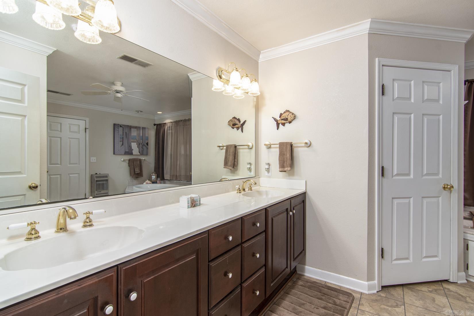 PINE MANOR SUB DIV - Residential