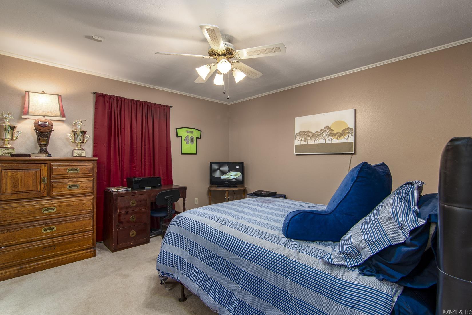 PINE MANOR SUB DIV - Residential