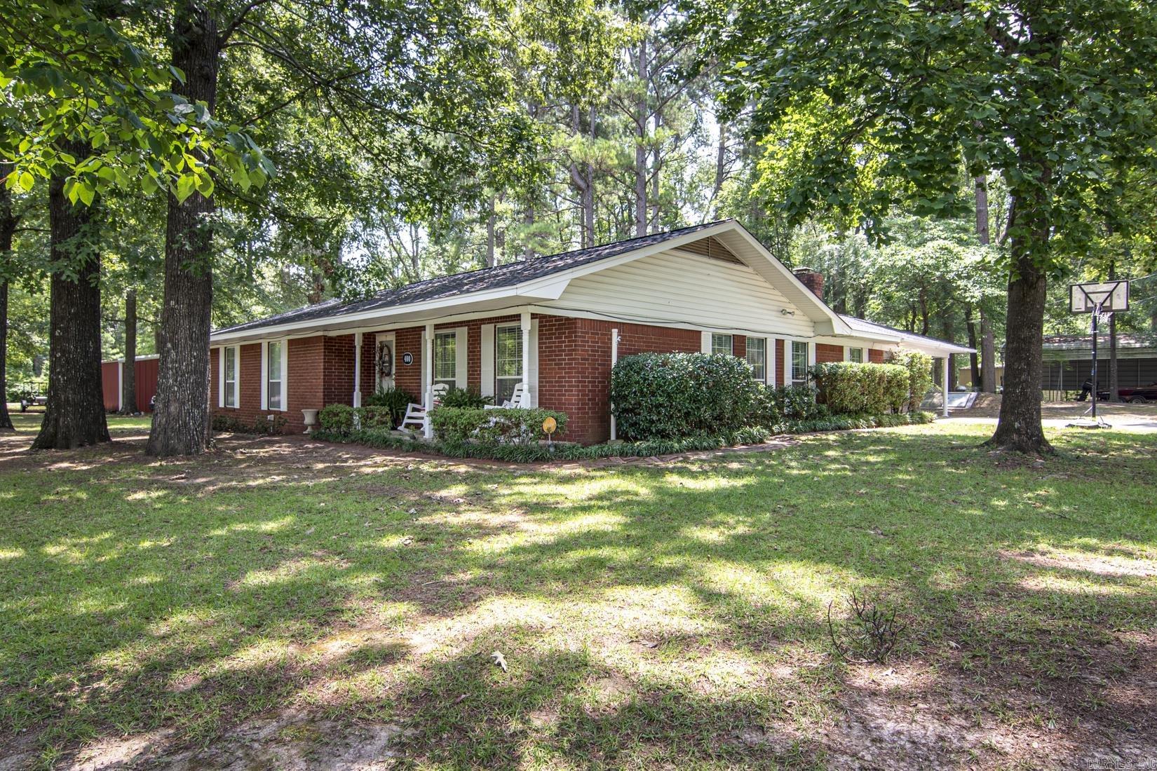 PINE MANOR SUB DIV - Residential