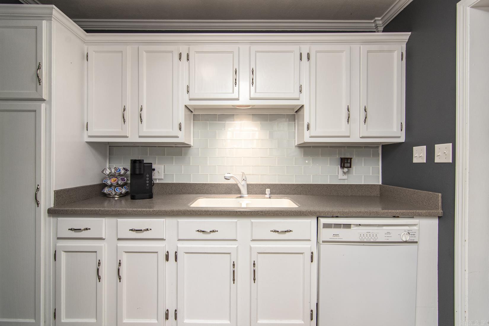 PINE MANOR SUB DIV - Residential