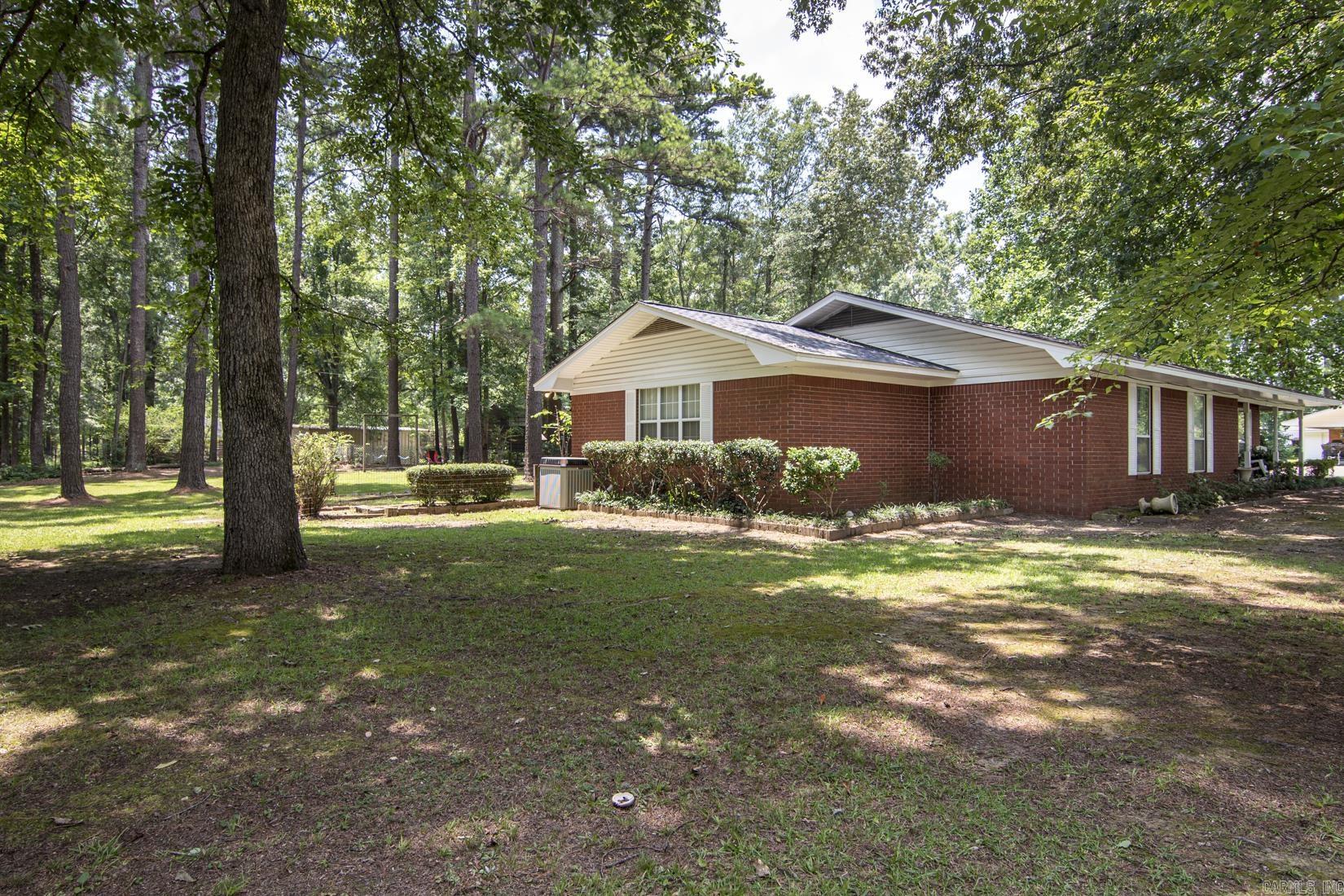 PINE MANOR SUB DIV - Residential