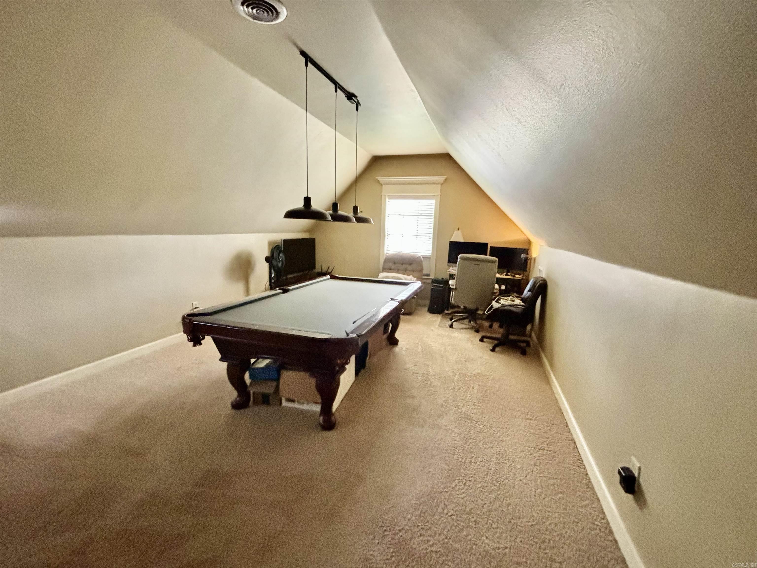 SHADOW CREEK - Residential