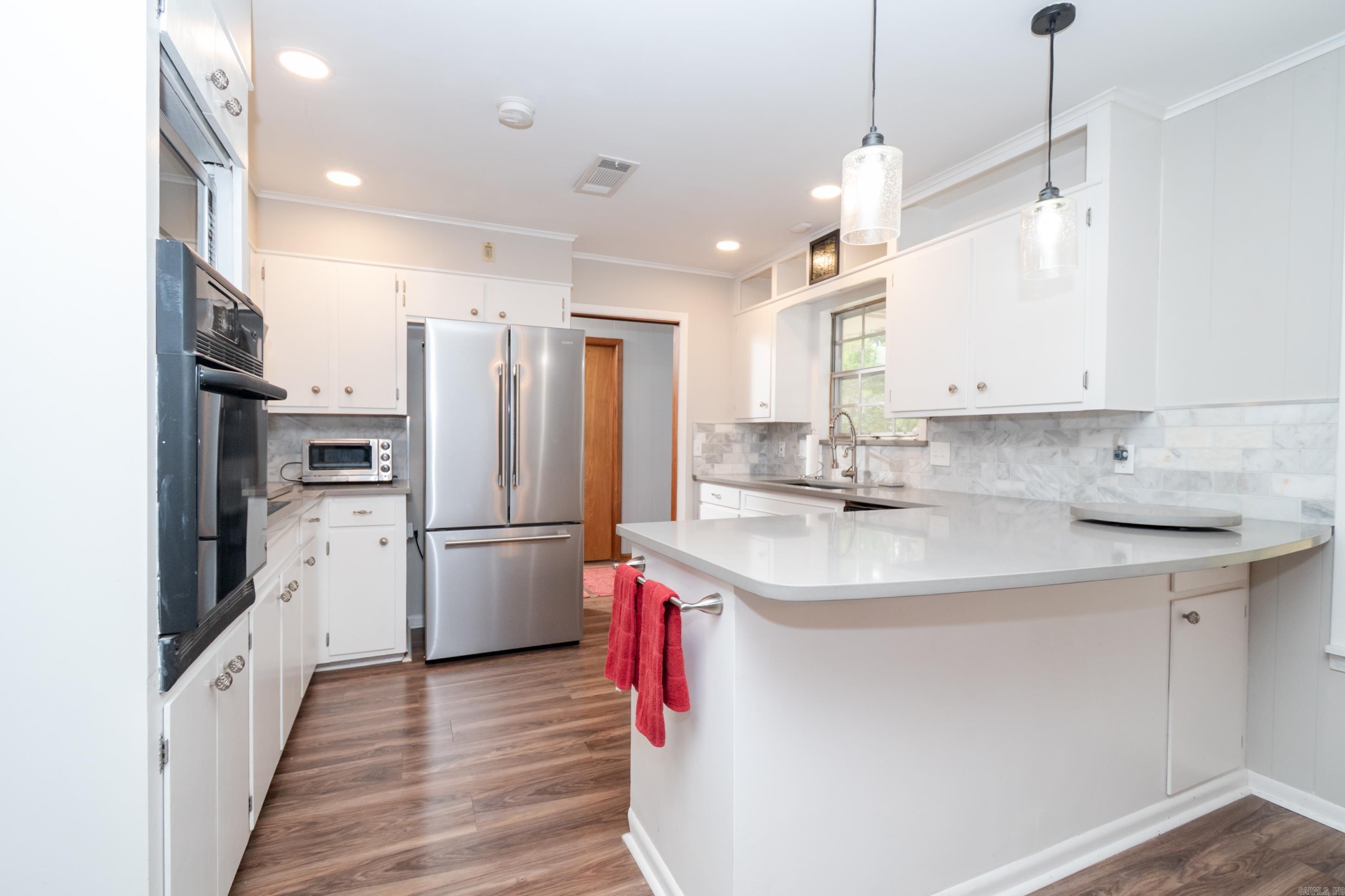 BRENTWOOD - Residential