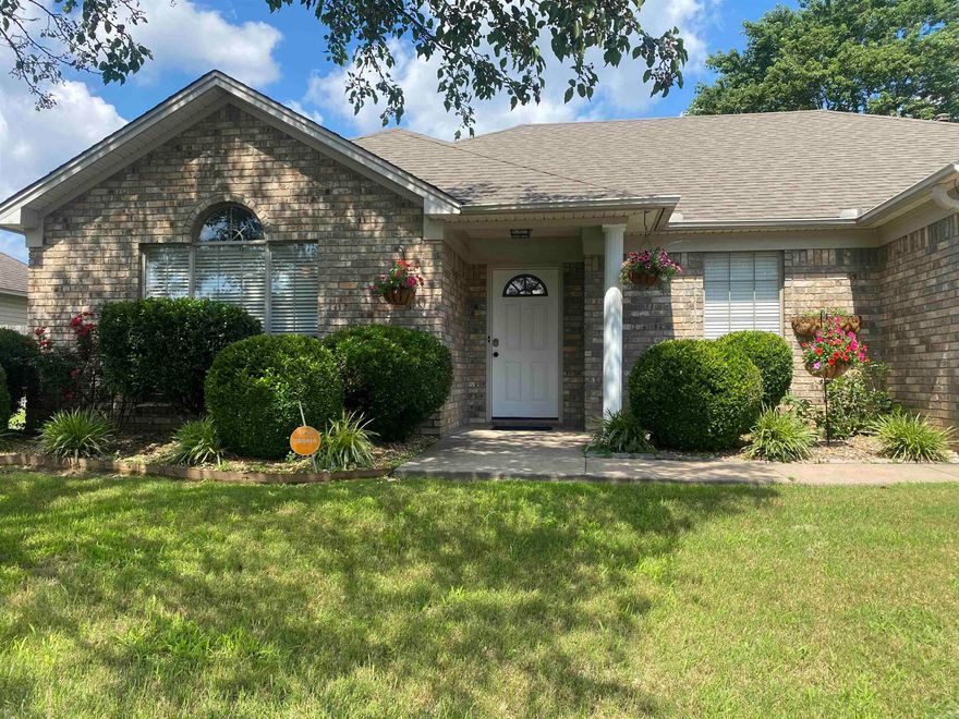 This upgraded home has a beautiful Living area with fireplace, laminate flooring, and a stunning kitchen with granite countertops and stainless-steel appliances. The covered patio, fenced backyard, and storage shed add to its appeal. The primary suite offers double sinks, a Jetta tub, and a tiled shower. Enjoy the upgraded features and cozy atmosphere! It also has a new hot water heater