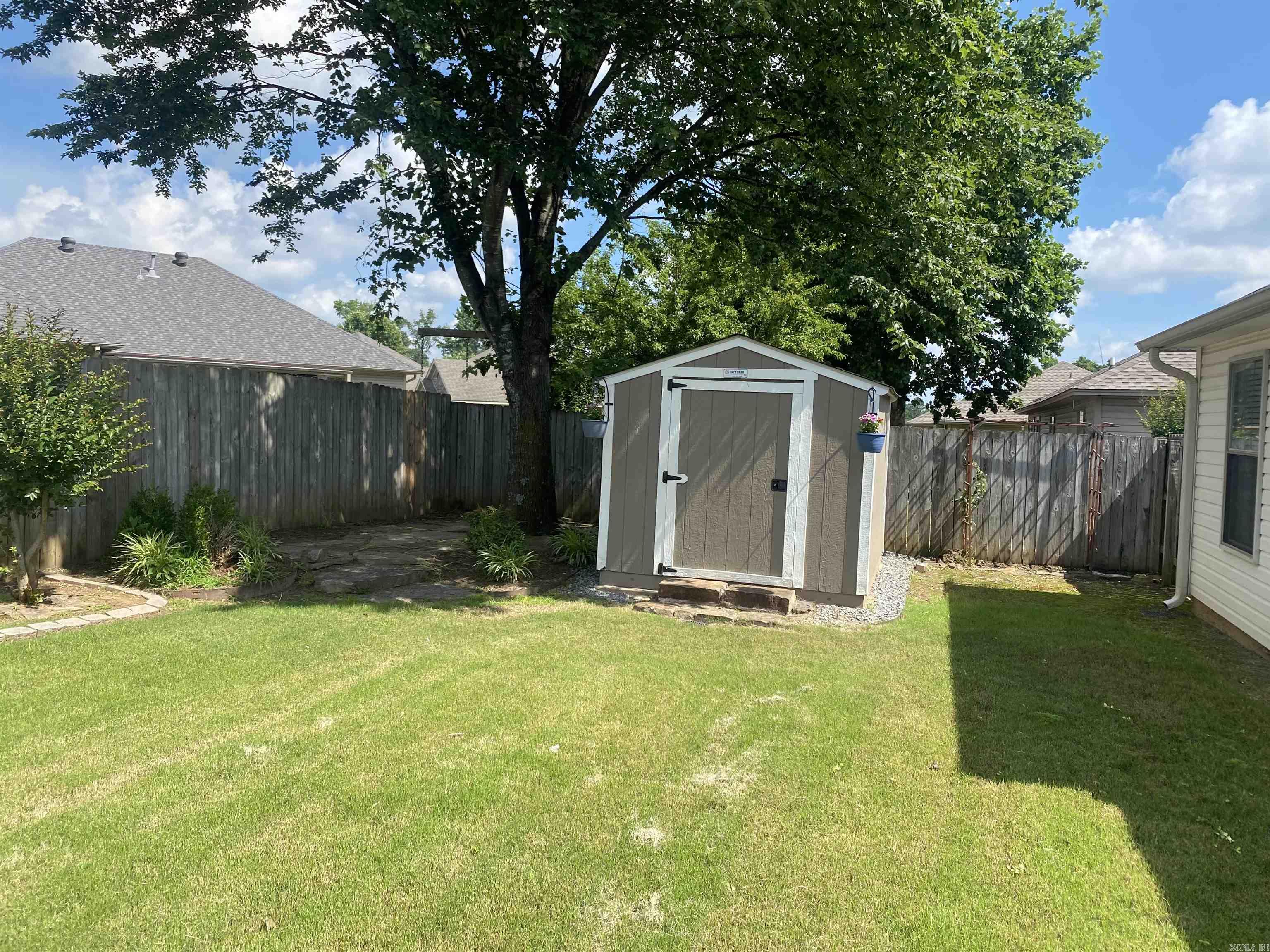 EMERALD VALLEY - Residential