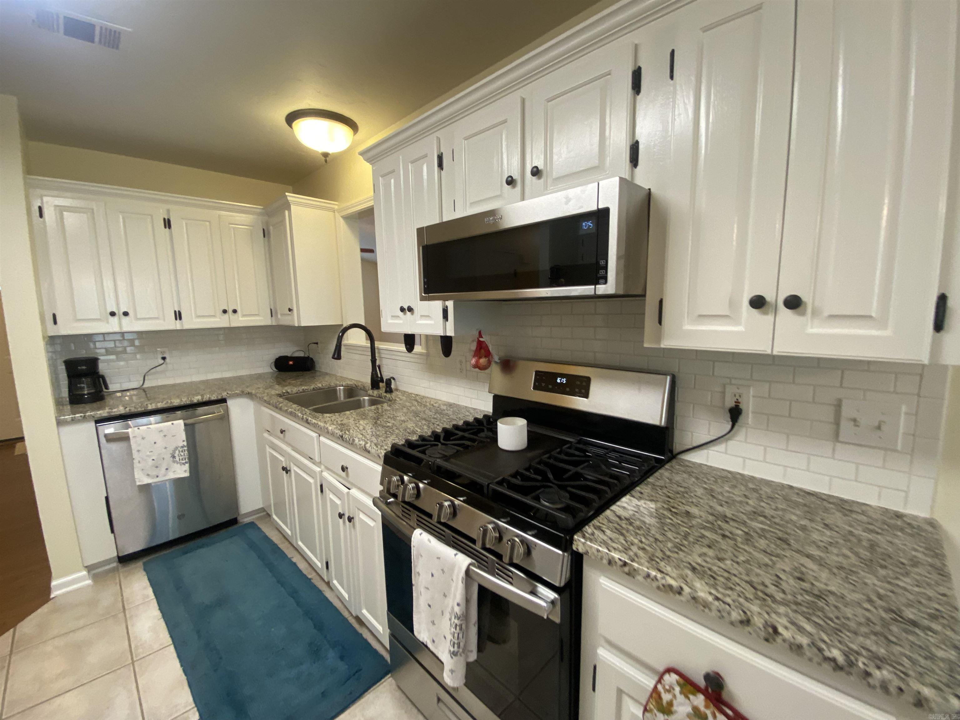 EMERALD VALLEY - Residential