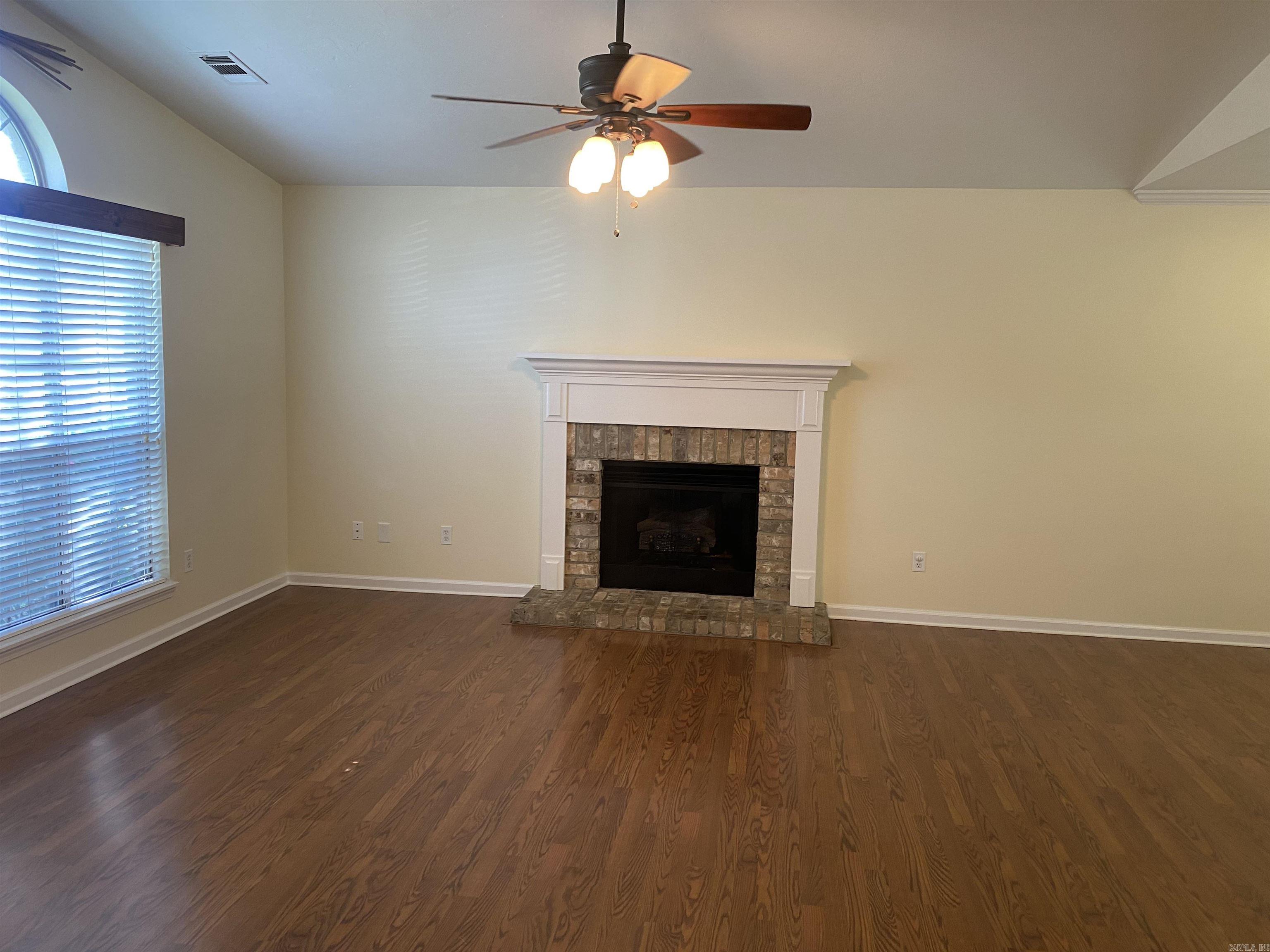 EMERALD VALLEY - Residential