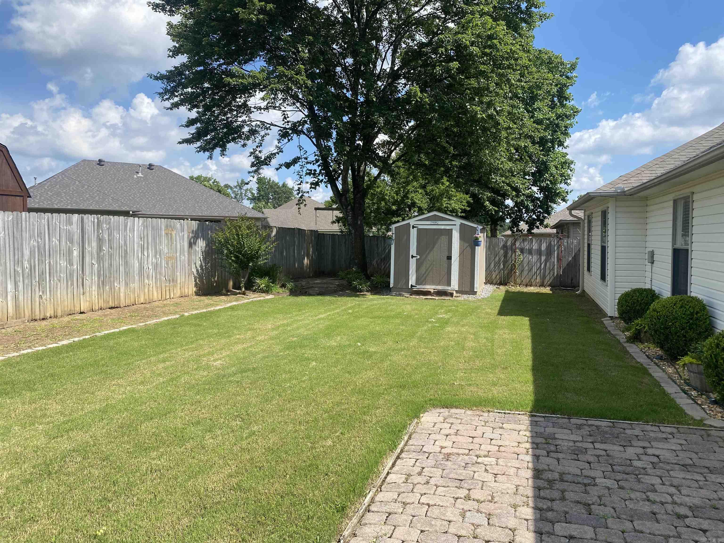 EMERALD VALLEY - Residential