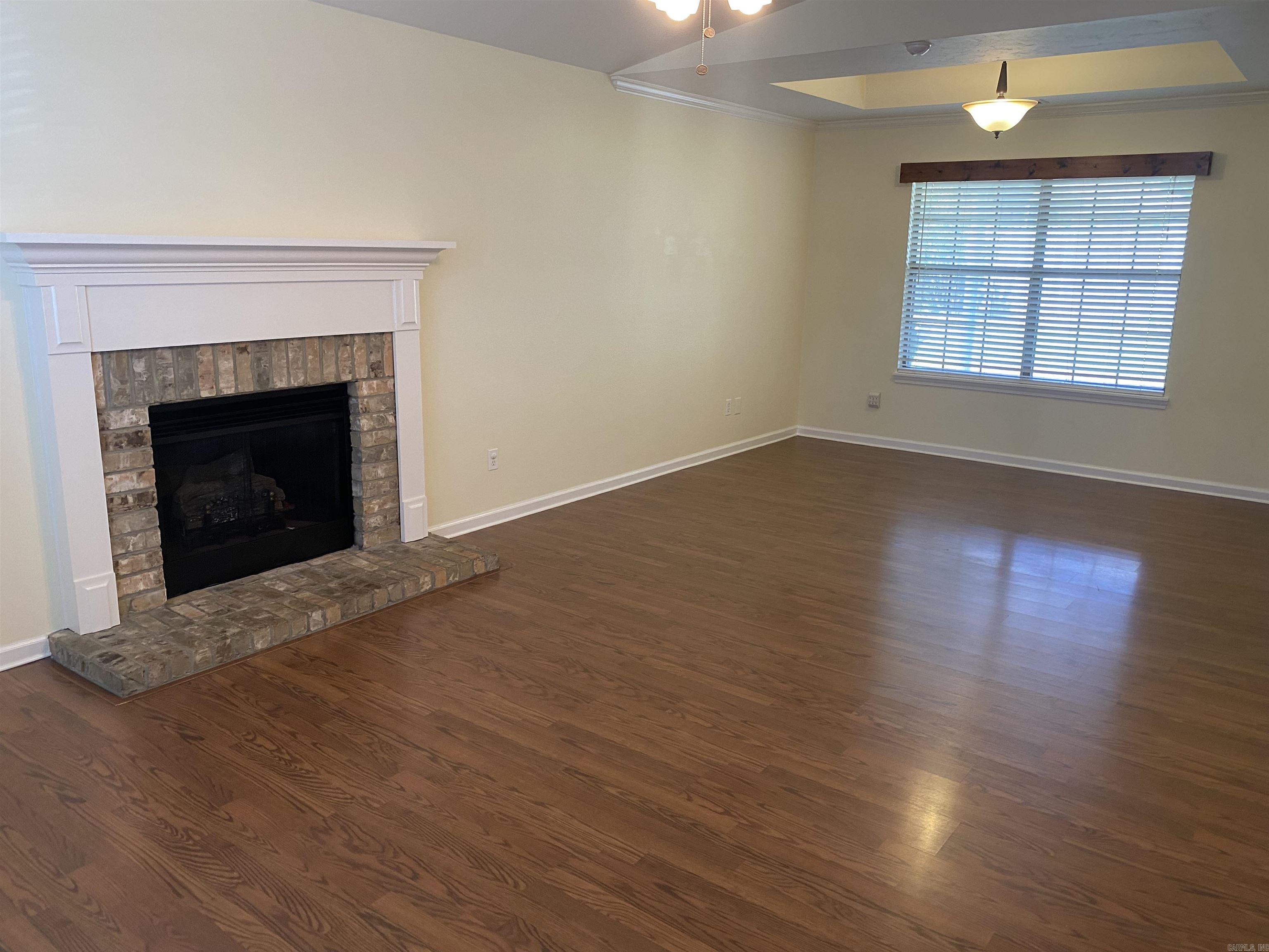 EMERALD VALLEY - Residential