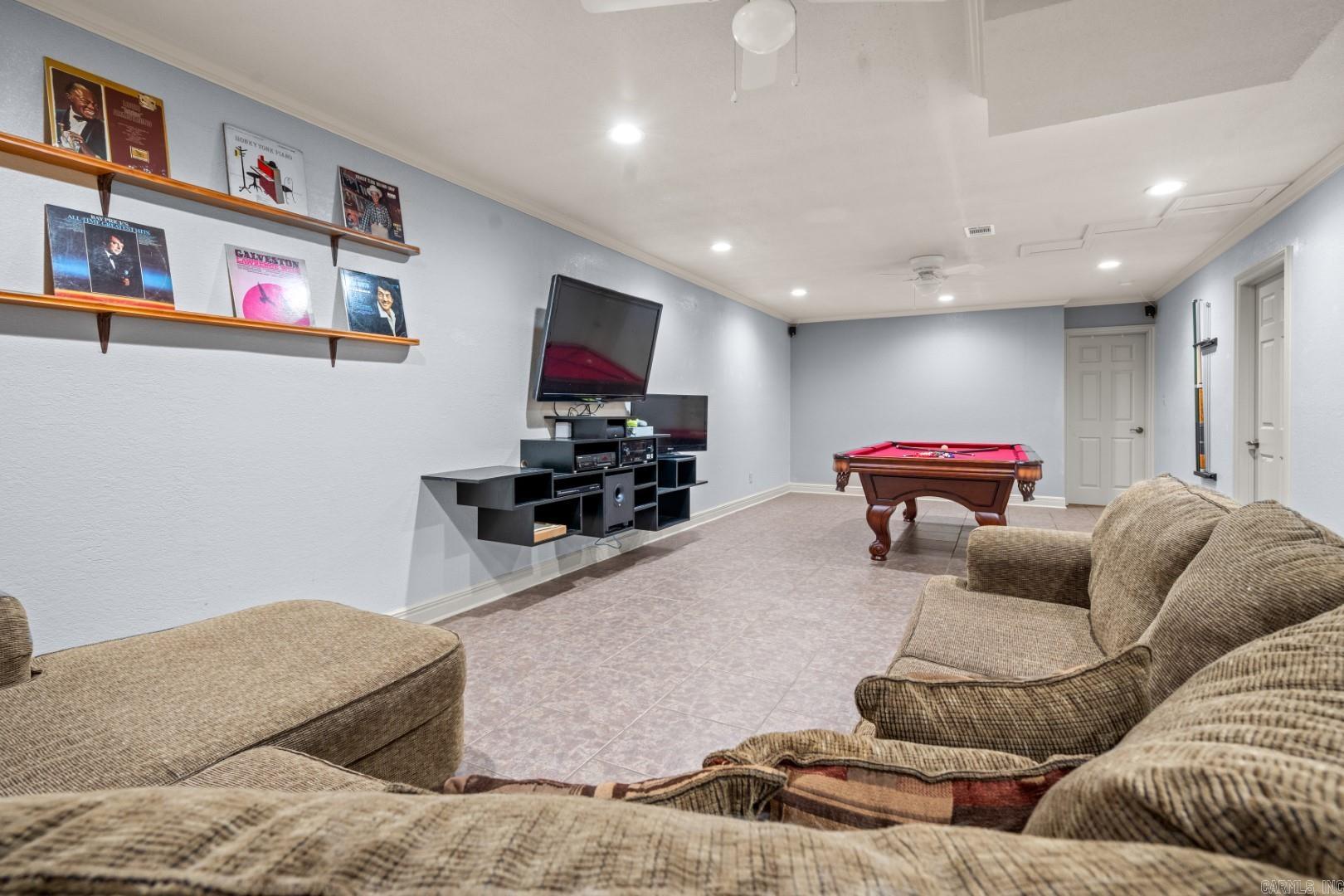 ASTRONAUT - Residential