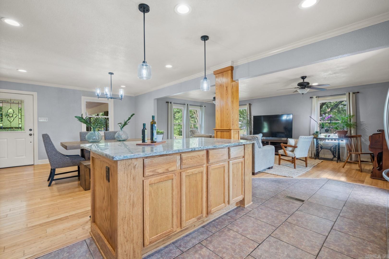 ASTRONAUT - Residential