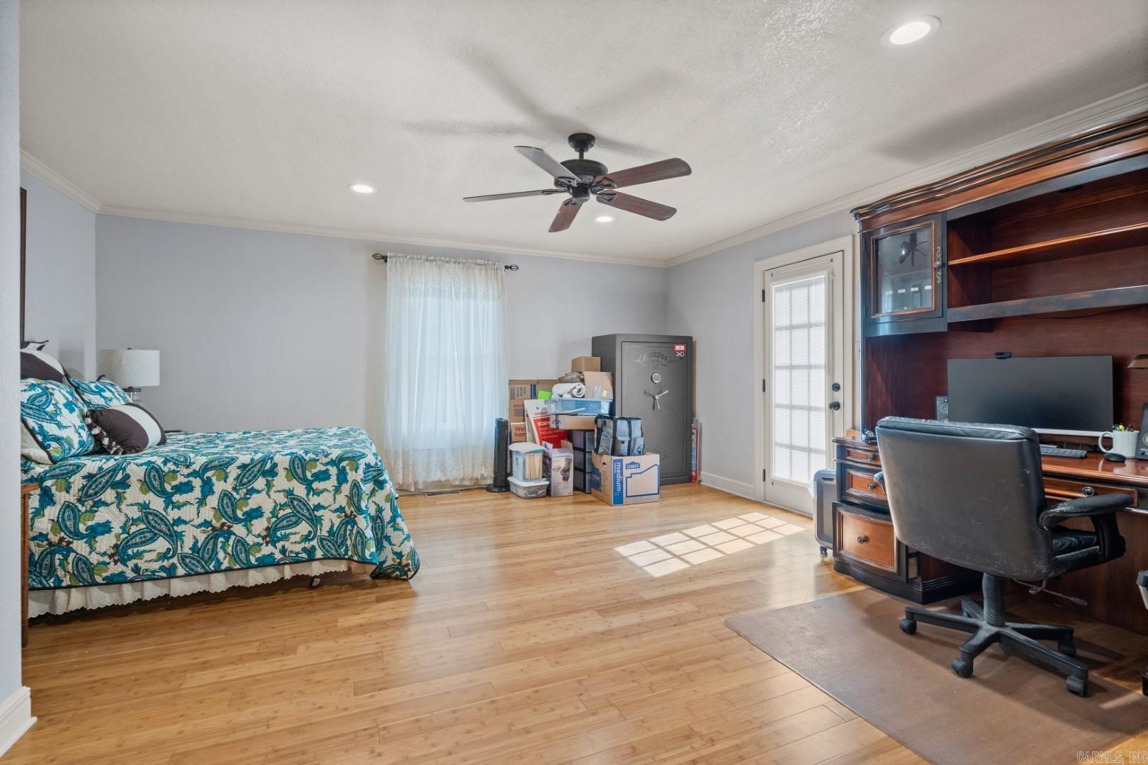 ASTRONAUT - Residential