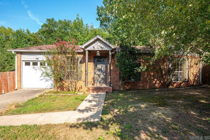 FANTASTIC 3 BED 2 BATH HOME. THIS HOME FEATURES FRESH NEUTRAL PAINT, NEW LVT, STAINLESS APPLIANCES, AND MUCH MORE. SUPER CLEAN MOVE IN READY!