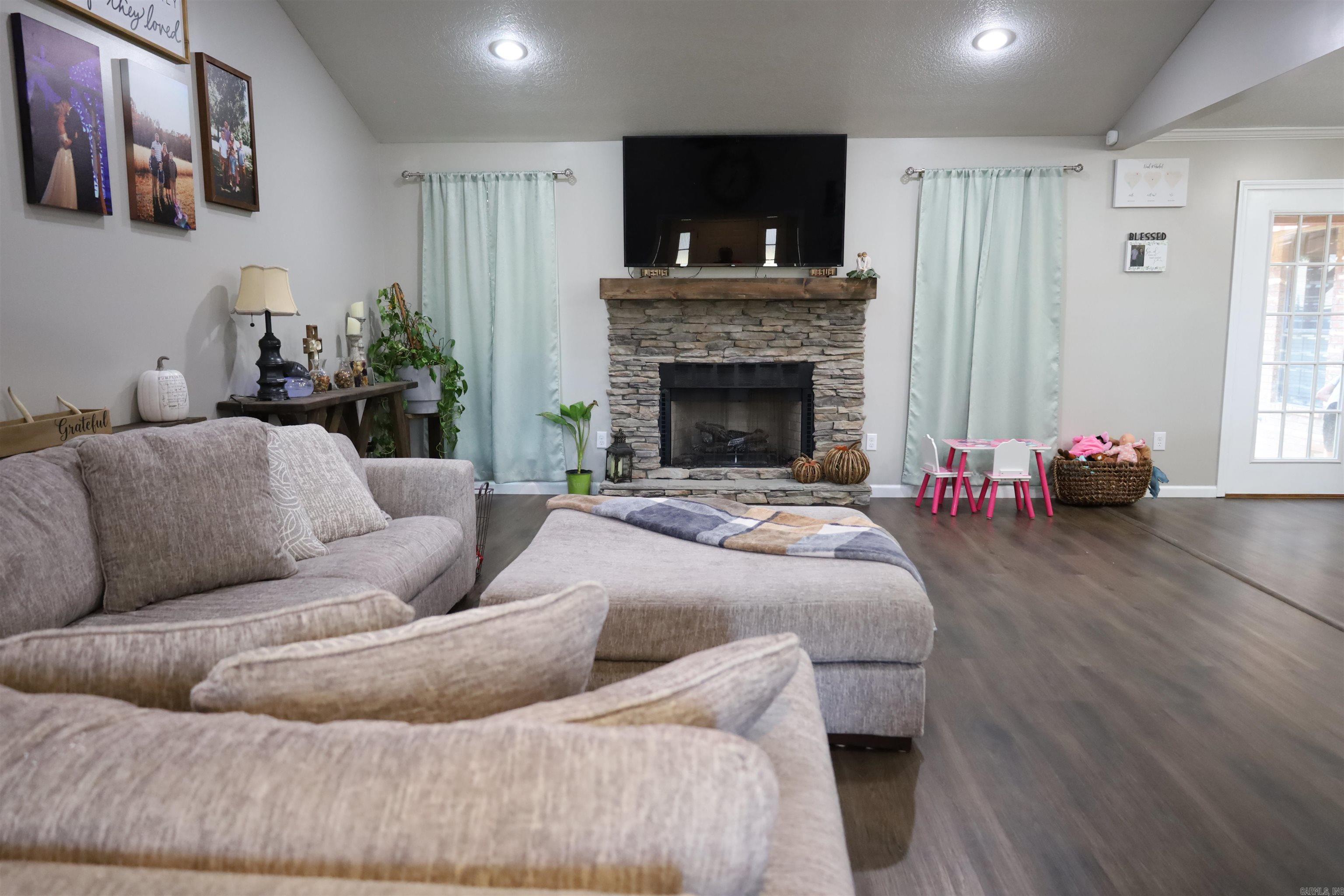 WALNUT VALLEY - Residential