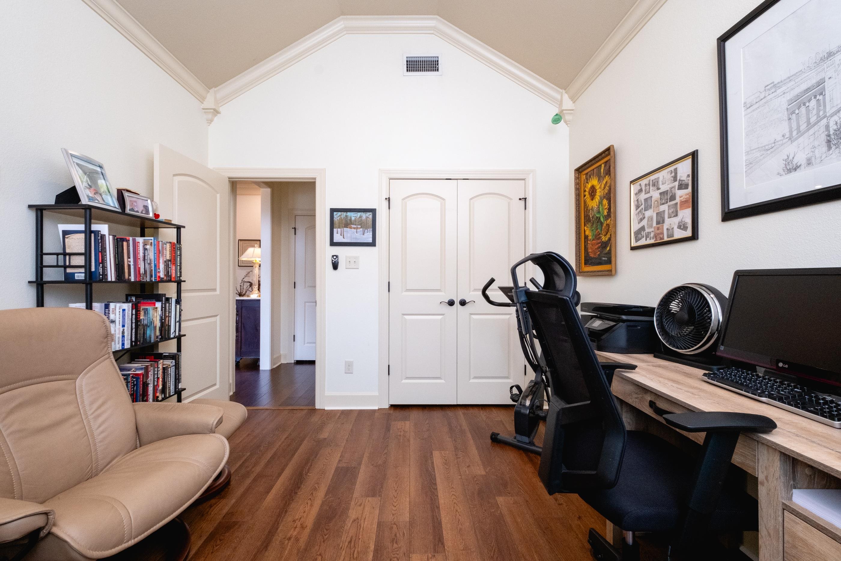 CHENAL VALLEY "TOURNAY CIRCLE" - Residential