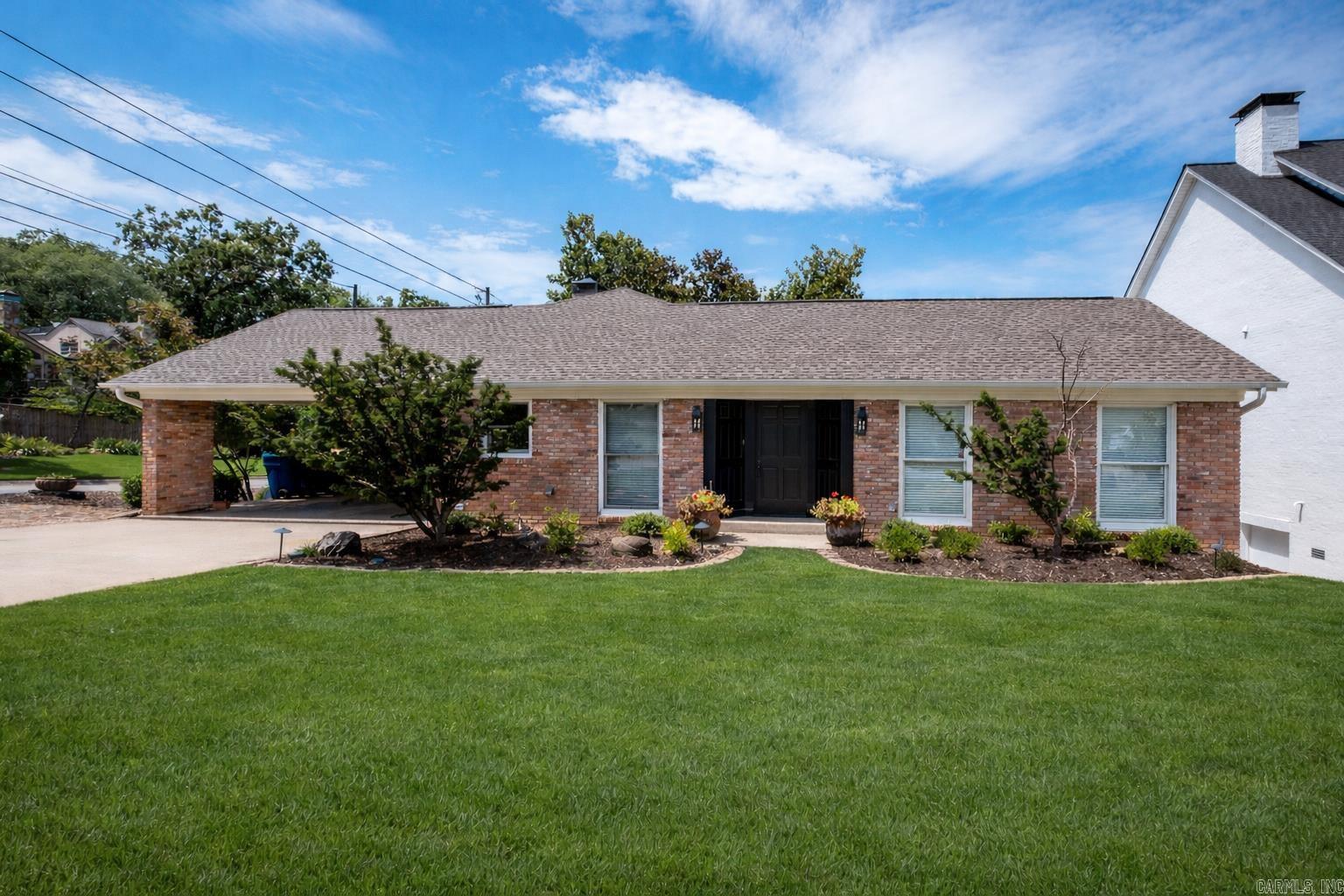 EAST PALISADES - Residential