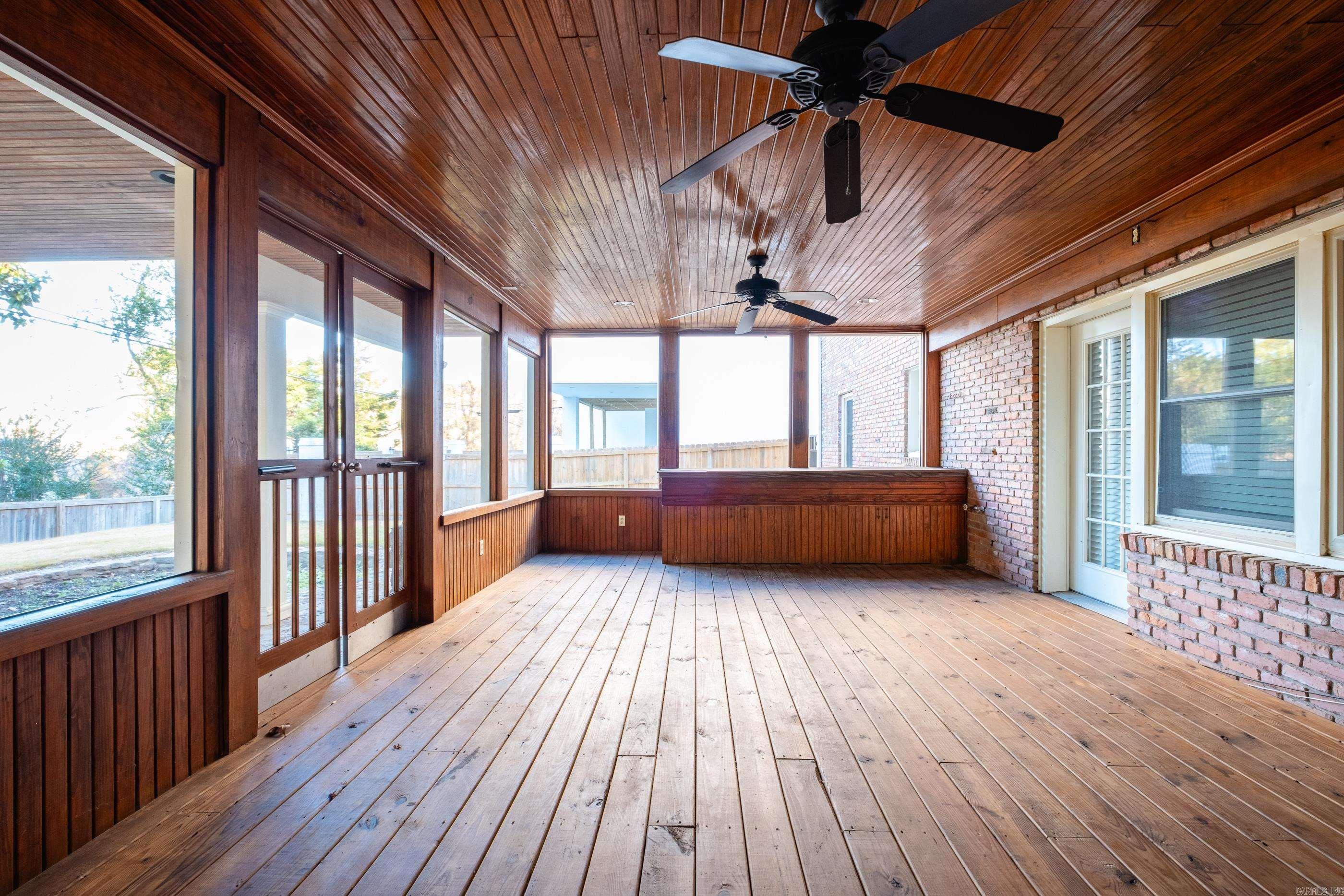 EAST PALISADES - Residential