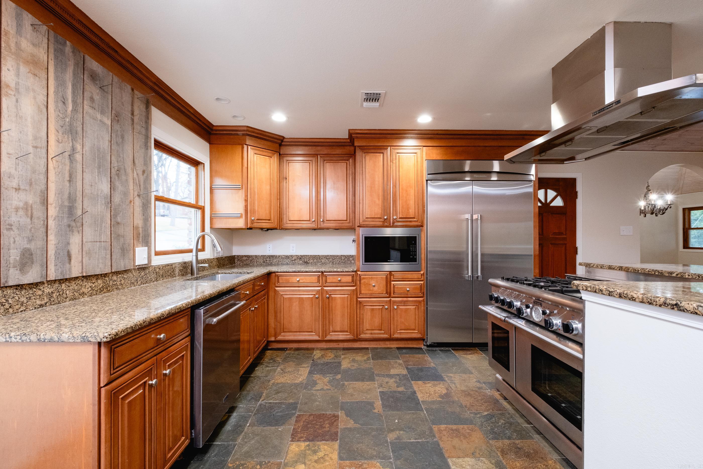 EAST PALISADES - Residential