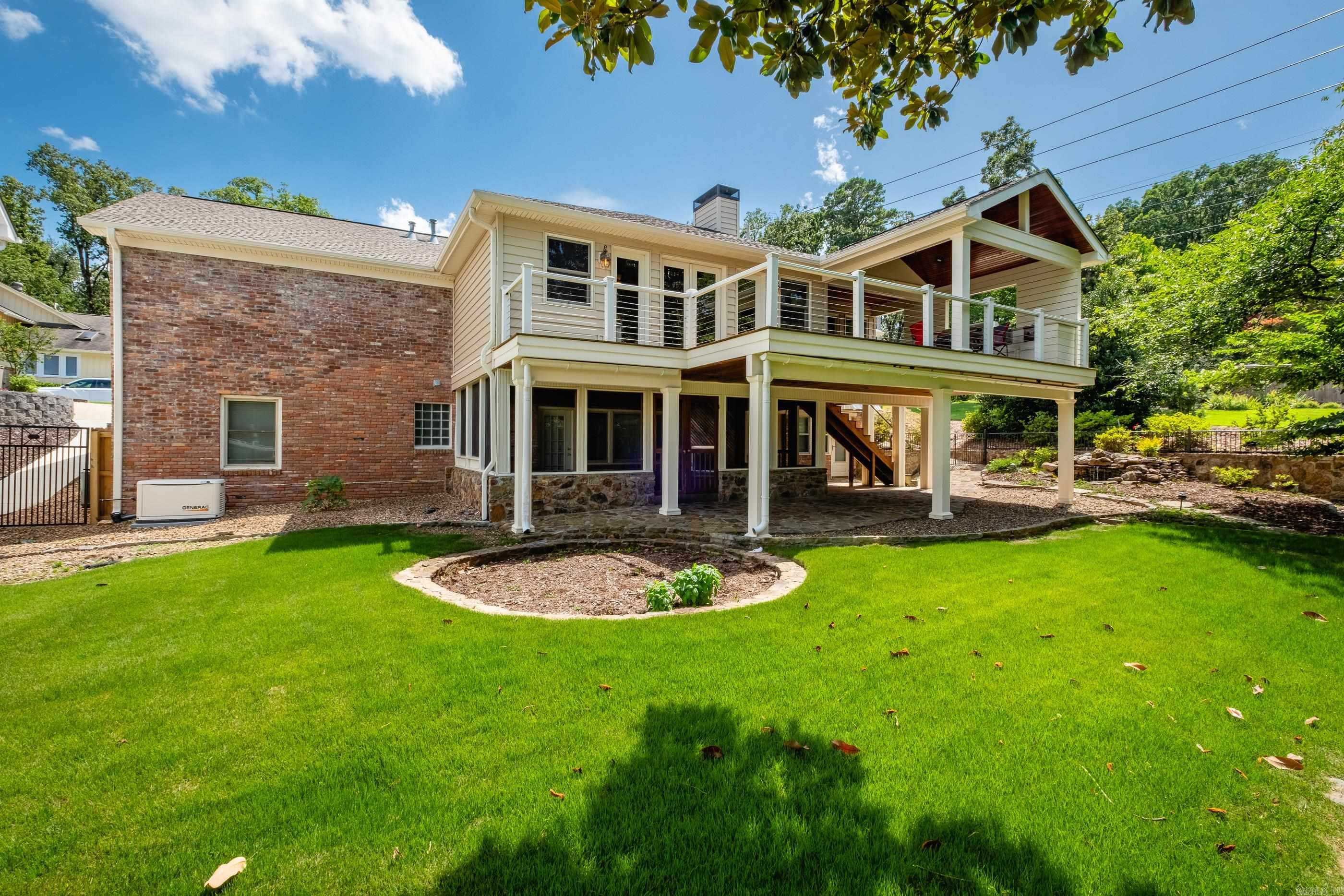 EAST PALISADES - Residential