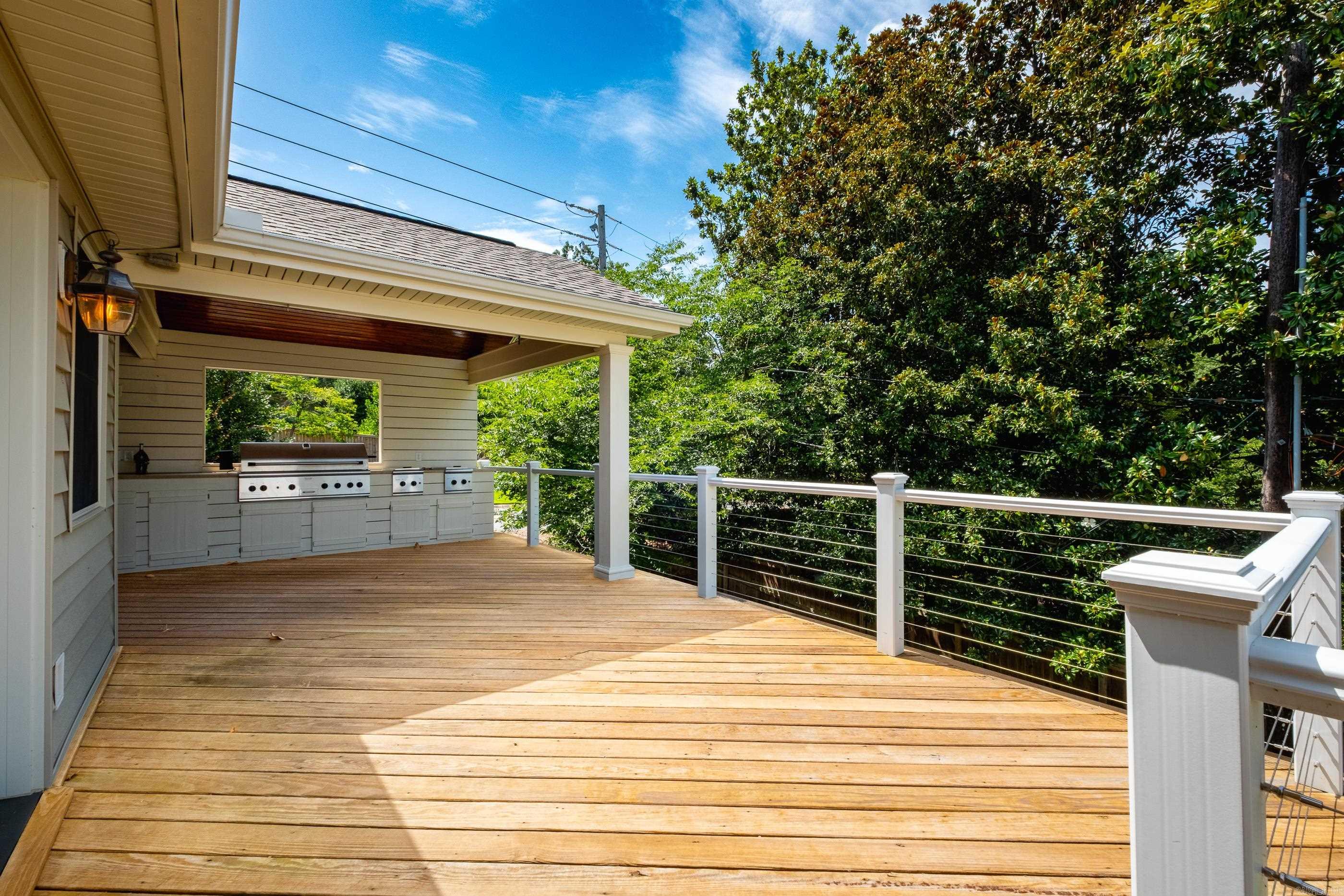 EAST PALISADES - Residential