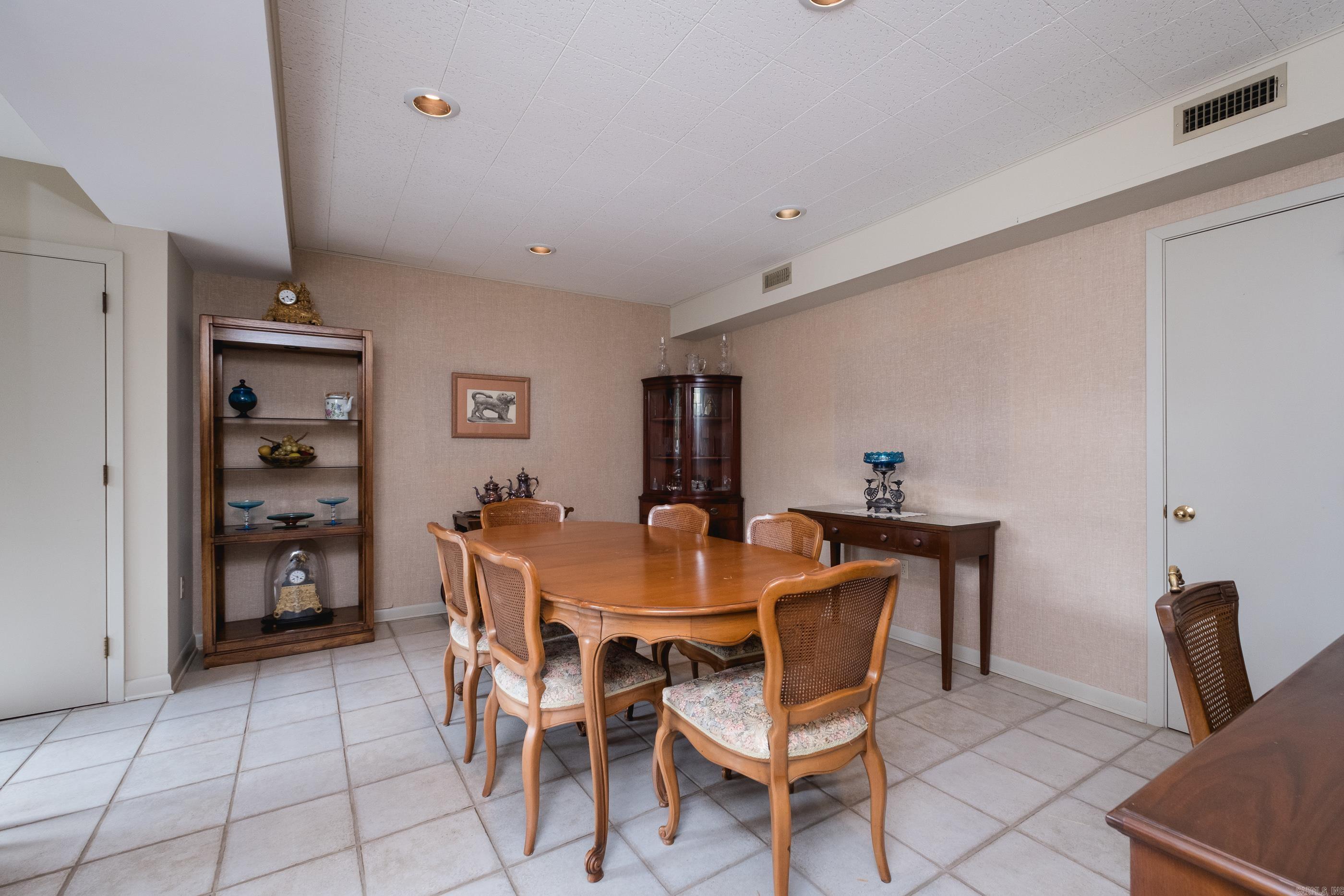 KINGWOOD PLACE - Residential