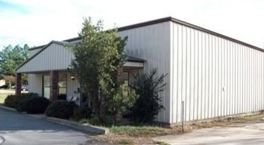 3000 sq foot metal building currently used as a dance studio