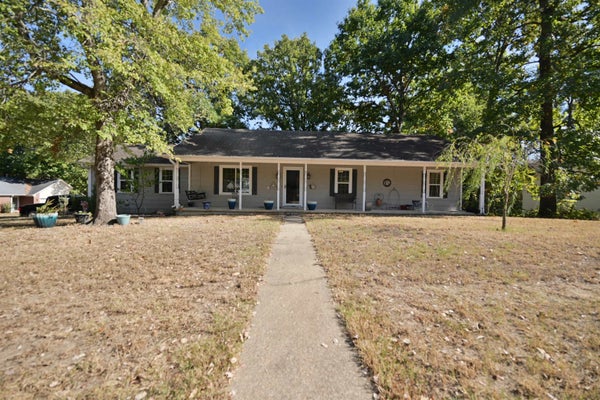 2609 STONELEIGH DR, BENTON, AR 72015 - Image 6256fbdec800fdb90817bc69fed07801/339712175