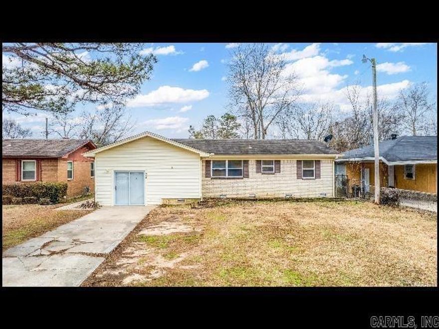 *JACKSONVILLE* UPDATED HOME IN THE DUPREES 2ND EAST SUBDIVISION!! This 3 Bedroom And 1 Bath Home Features Almost 1400 Square Feet Of Living Space! Kitchen Comes Equipped With Electric Range And Dishwasher! Large Laundry Room With Washer And Dryer Hookups! Central Heat And Air! Deck On Rear Of Home, Perfect For Entertaining, Or Nights Grilling! Storage Building In Fenced Backyard! Pad For Parking! PET FRIENDLY!! AVAILABLE LATE APRIL 2026!!!