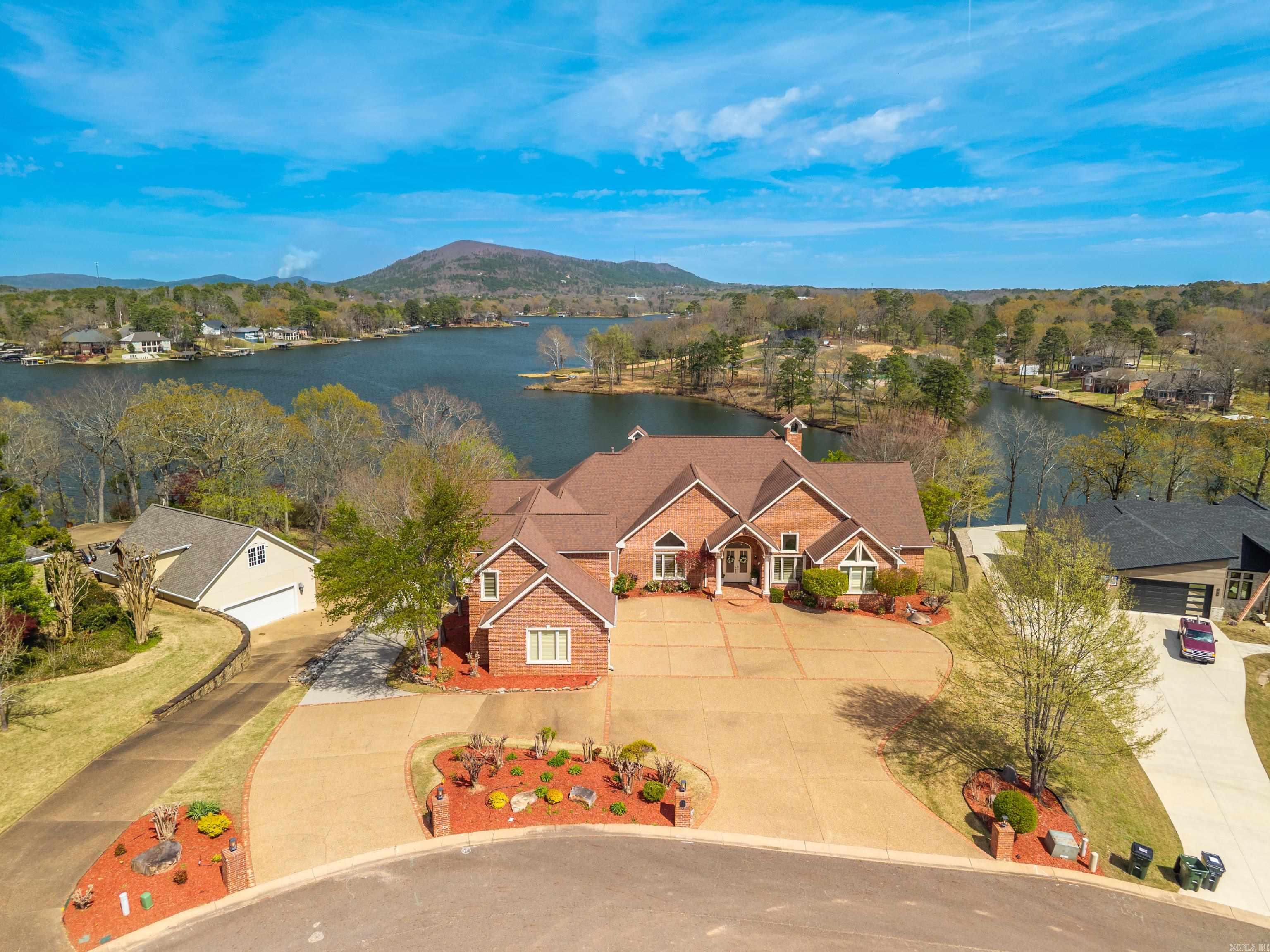 HUNTER HEIGHTS - Residential