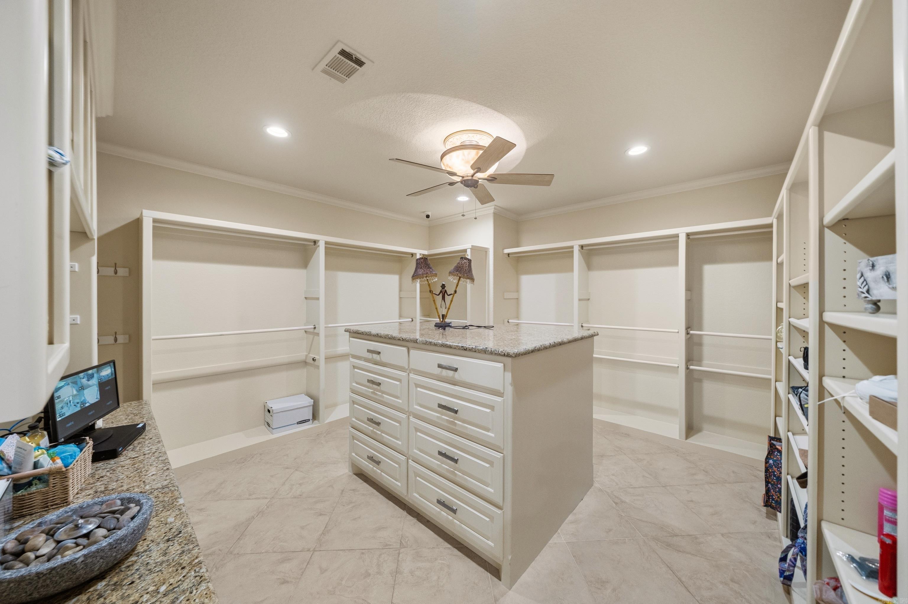 HUNTER HEIGHTS - Residential