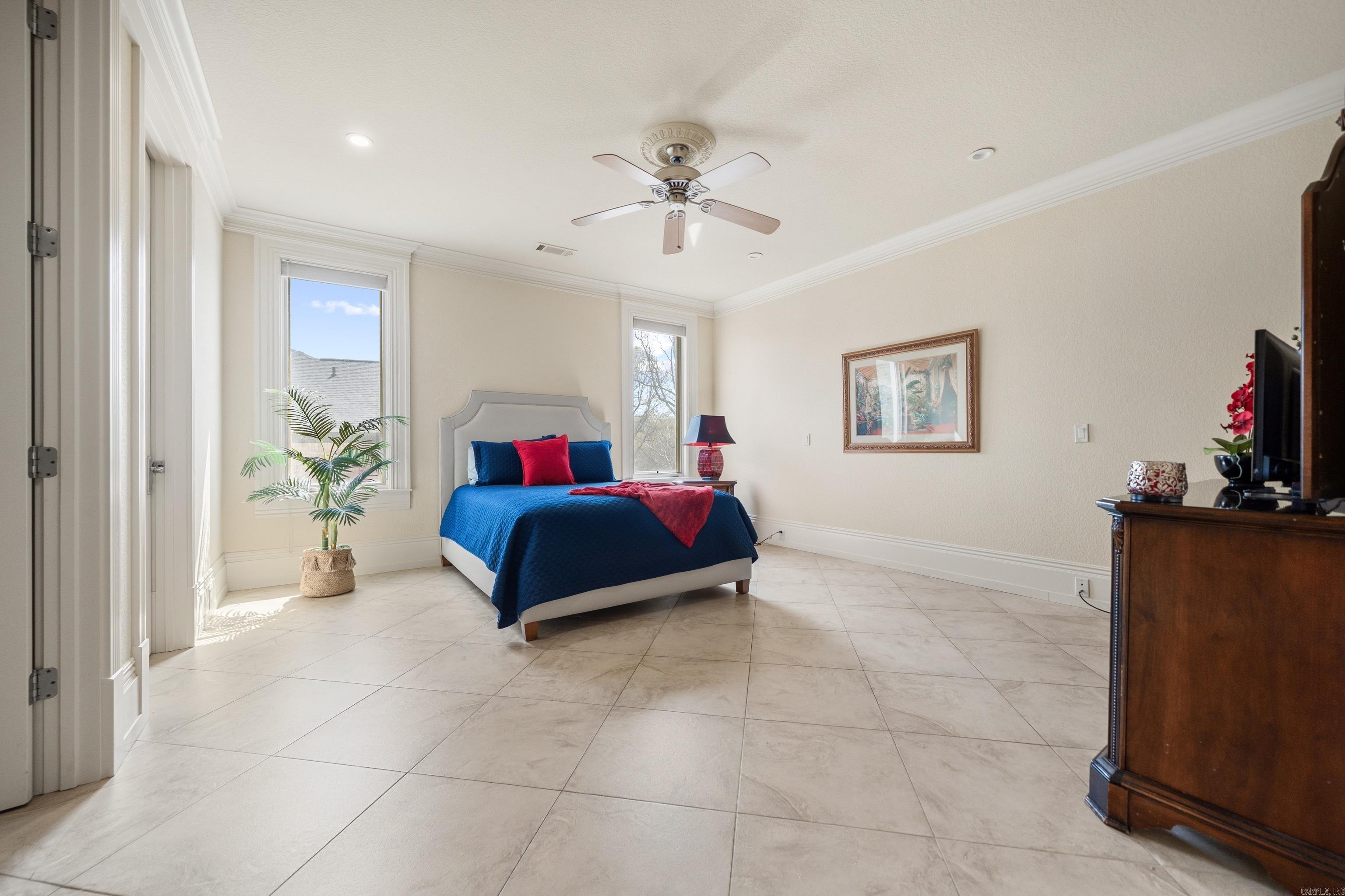 HUNTER HEIGHTS - Residential