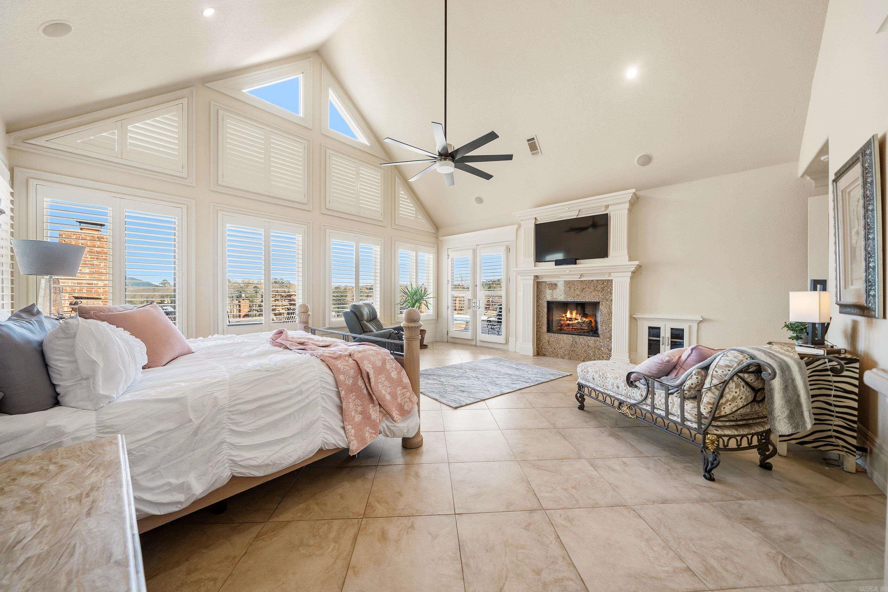 HUNTER HEIGHTS - Residential