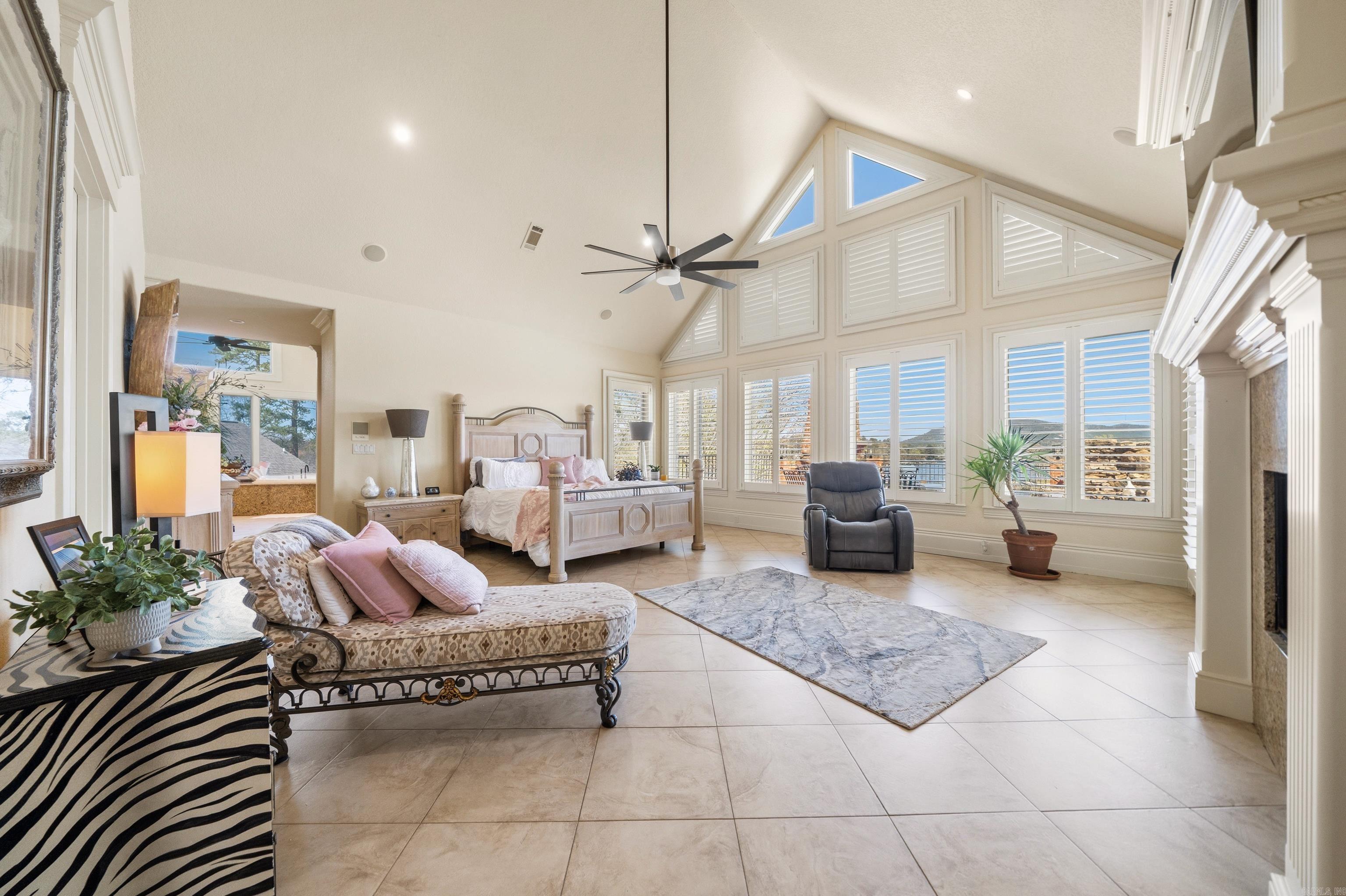 HUNTER HEIGHTS - Residential