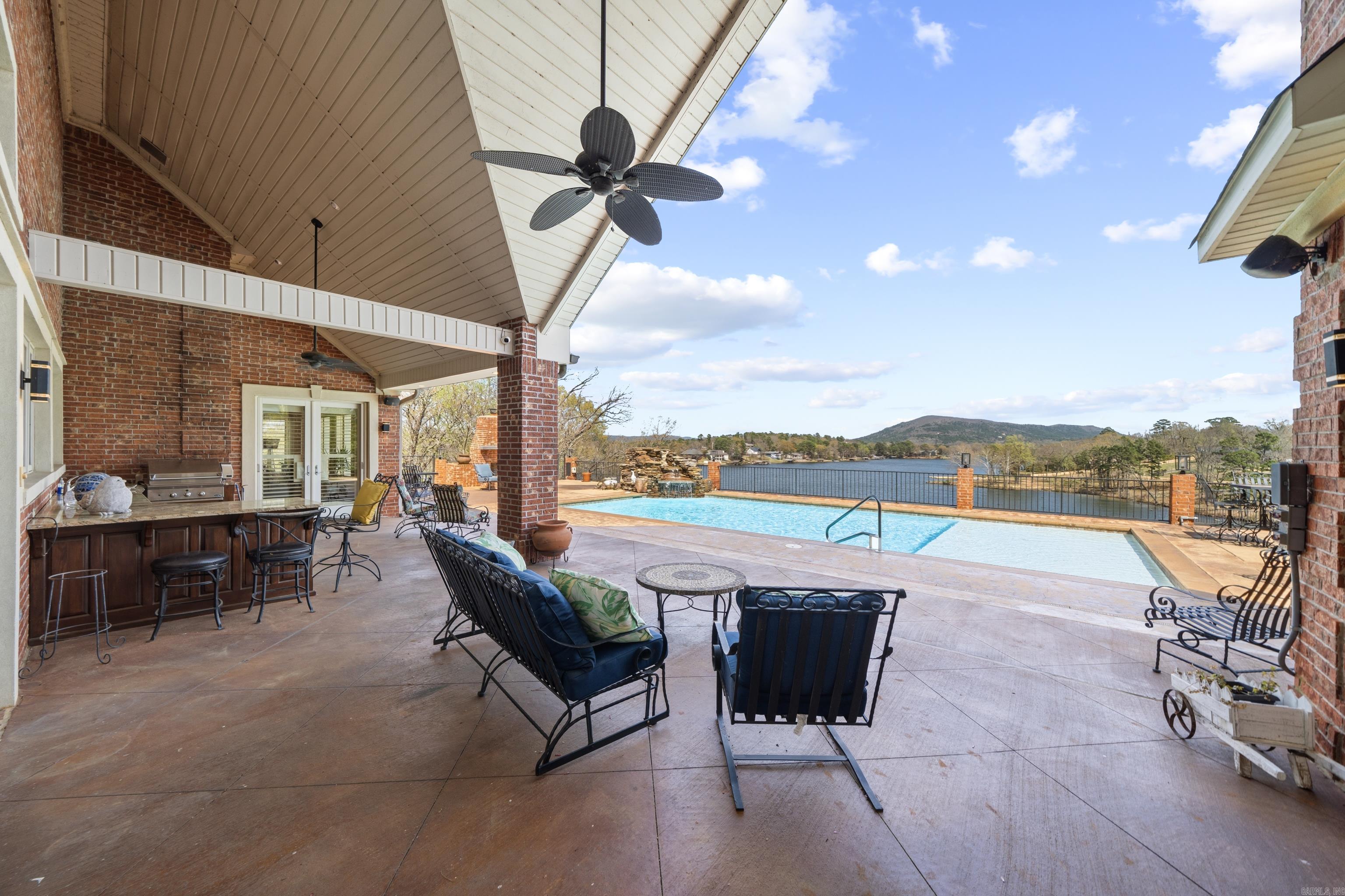 HUNTER HEIGHTS - Residential