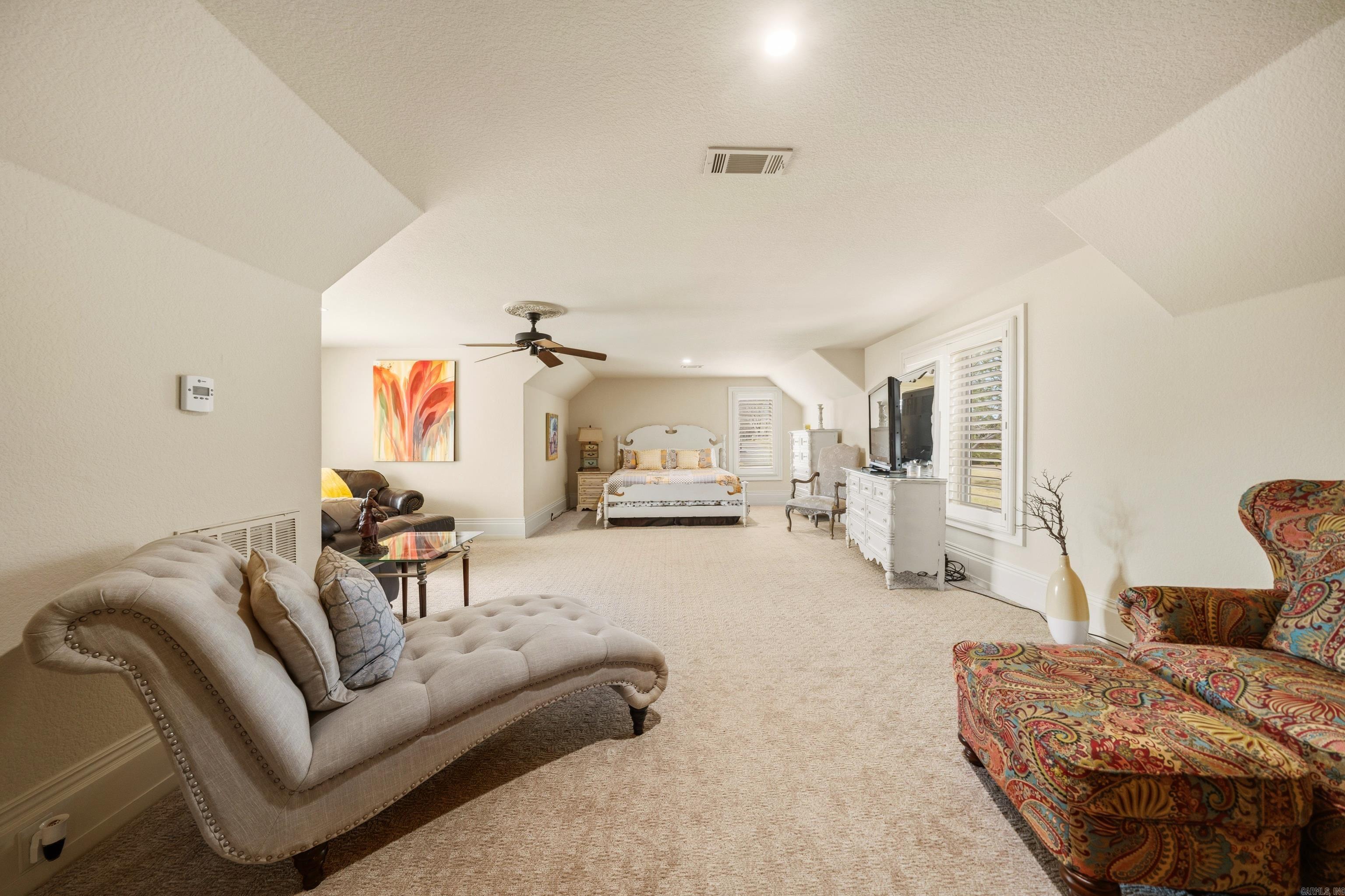 HUNTER HEIGHTS - Residential