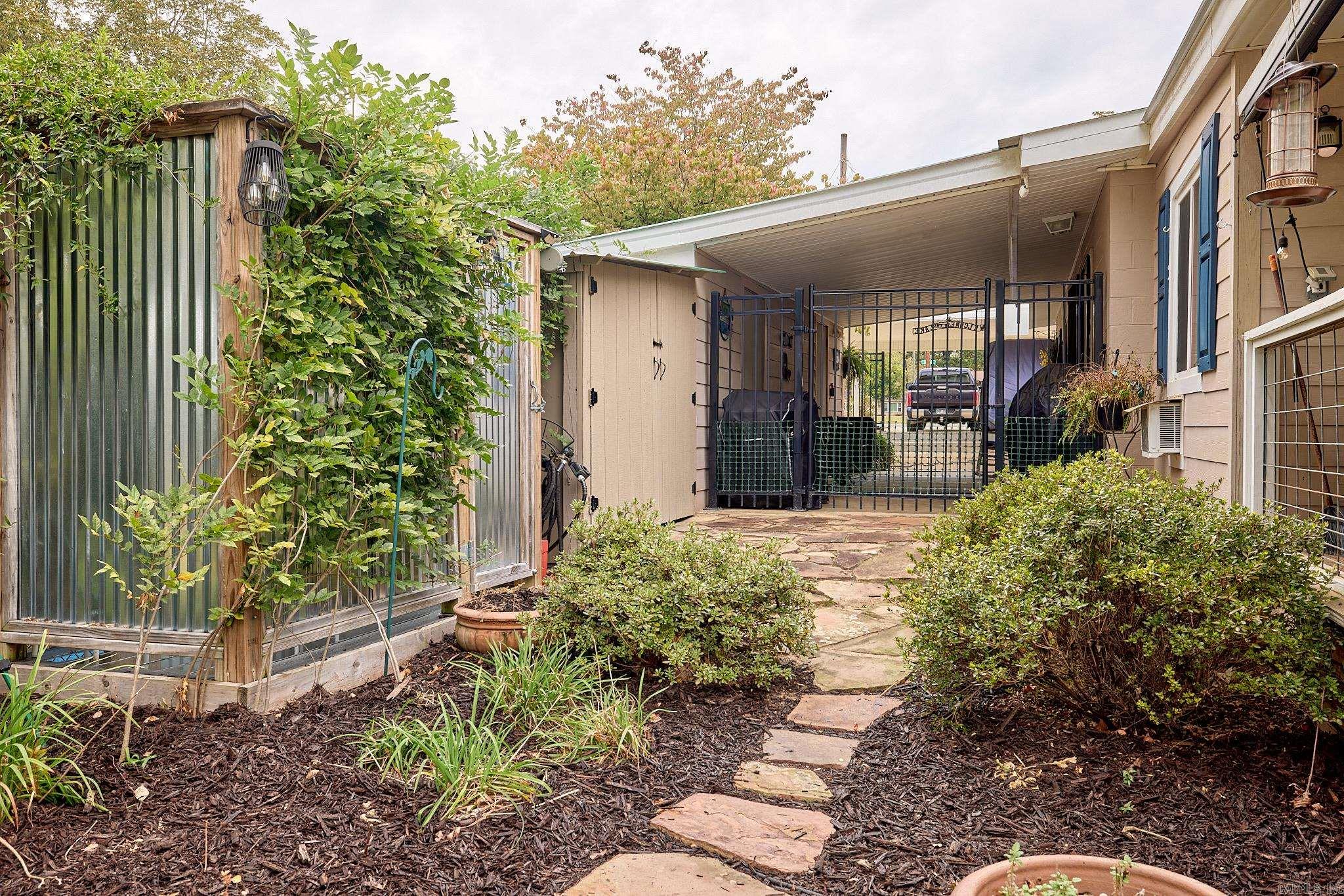 CATHERINE SHORES - Residential