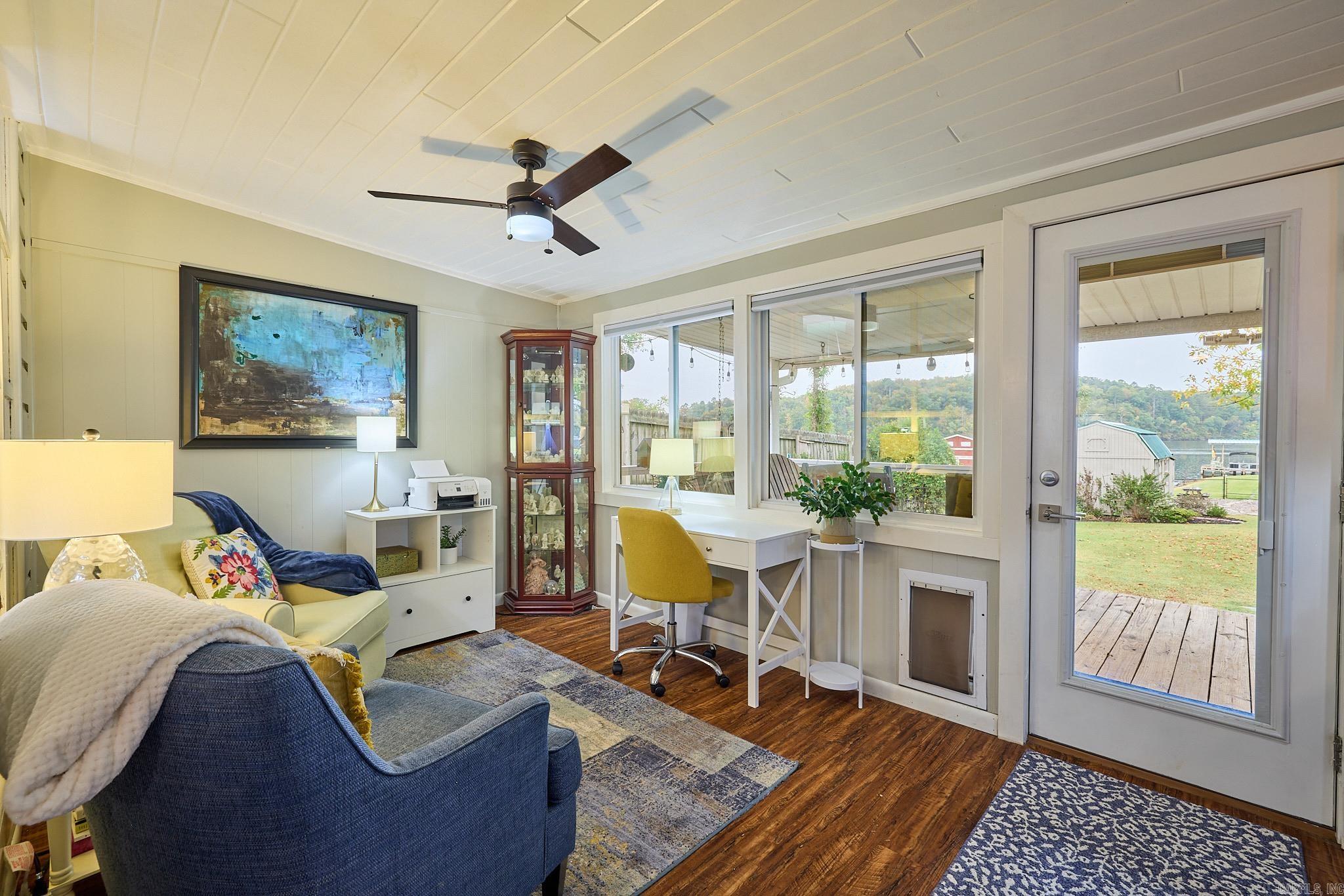 CATHERINE SHORES - Residential