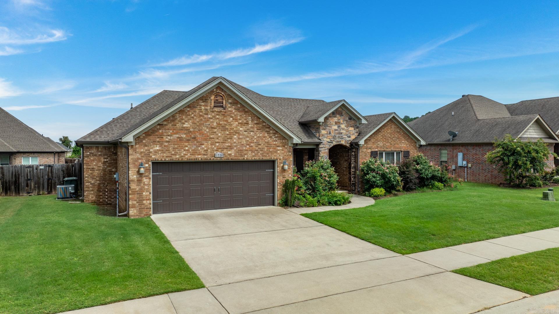 SALEM WOODS - Residential