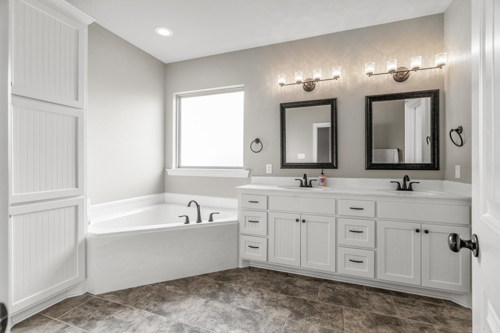 SALEM WOODS - Residential