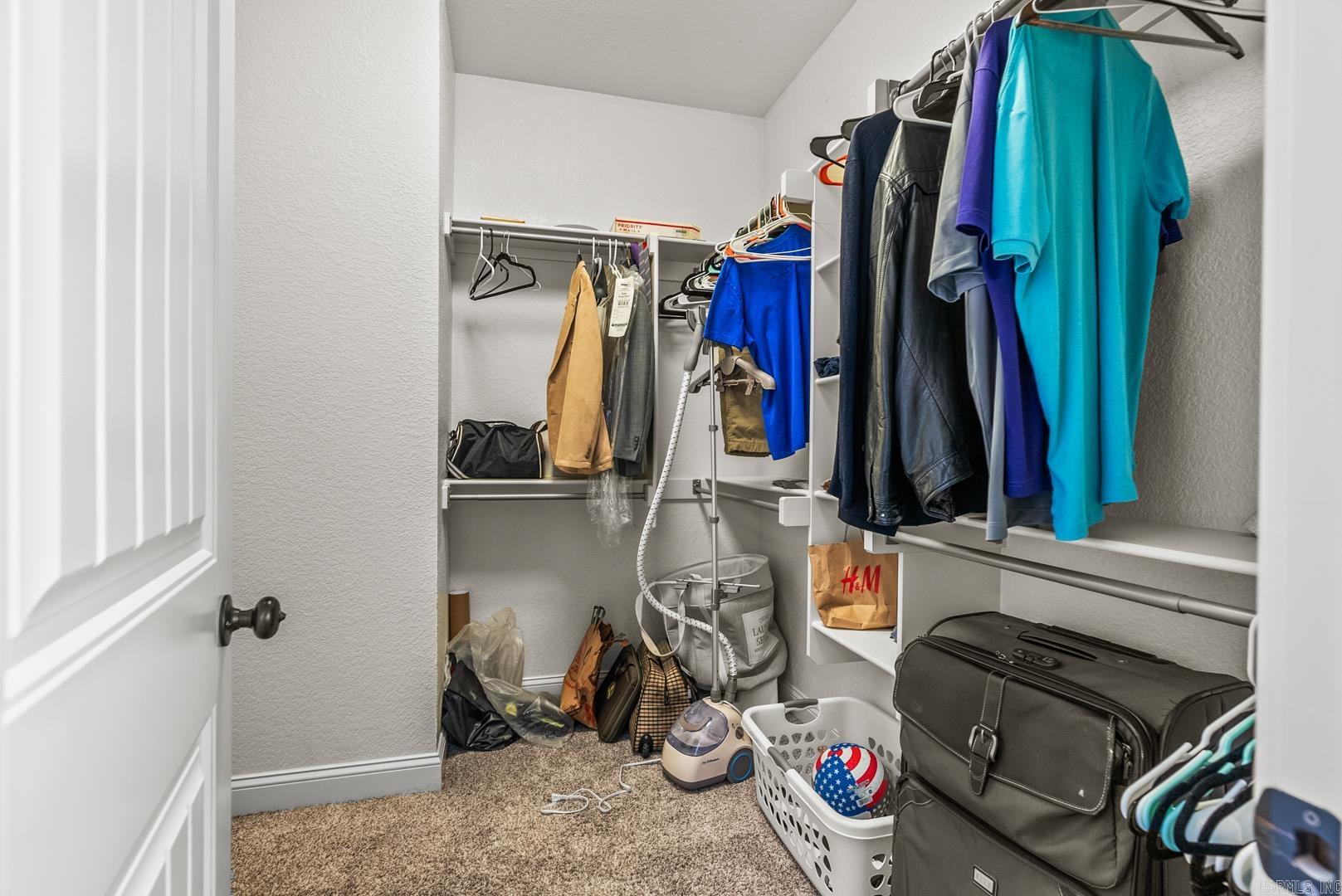 SALEM WOODS - Residential